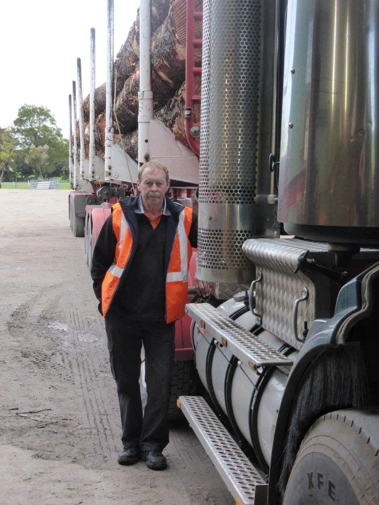 John Bignell - 2015 standing by Kenworth T659.jpg