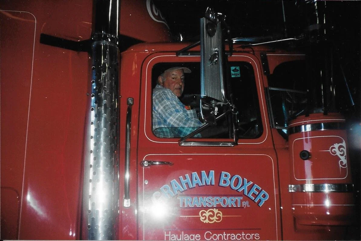graham boxer No.11 Mack Superliner Graham Boxer - Copy.jpg