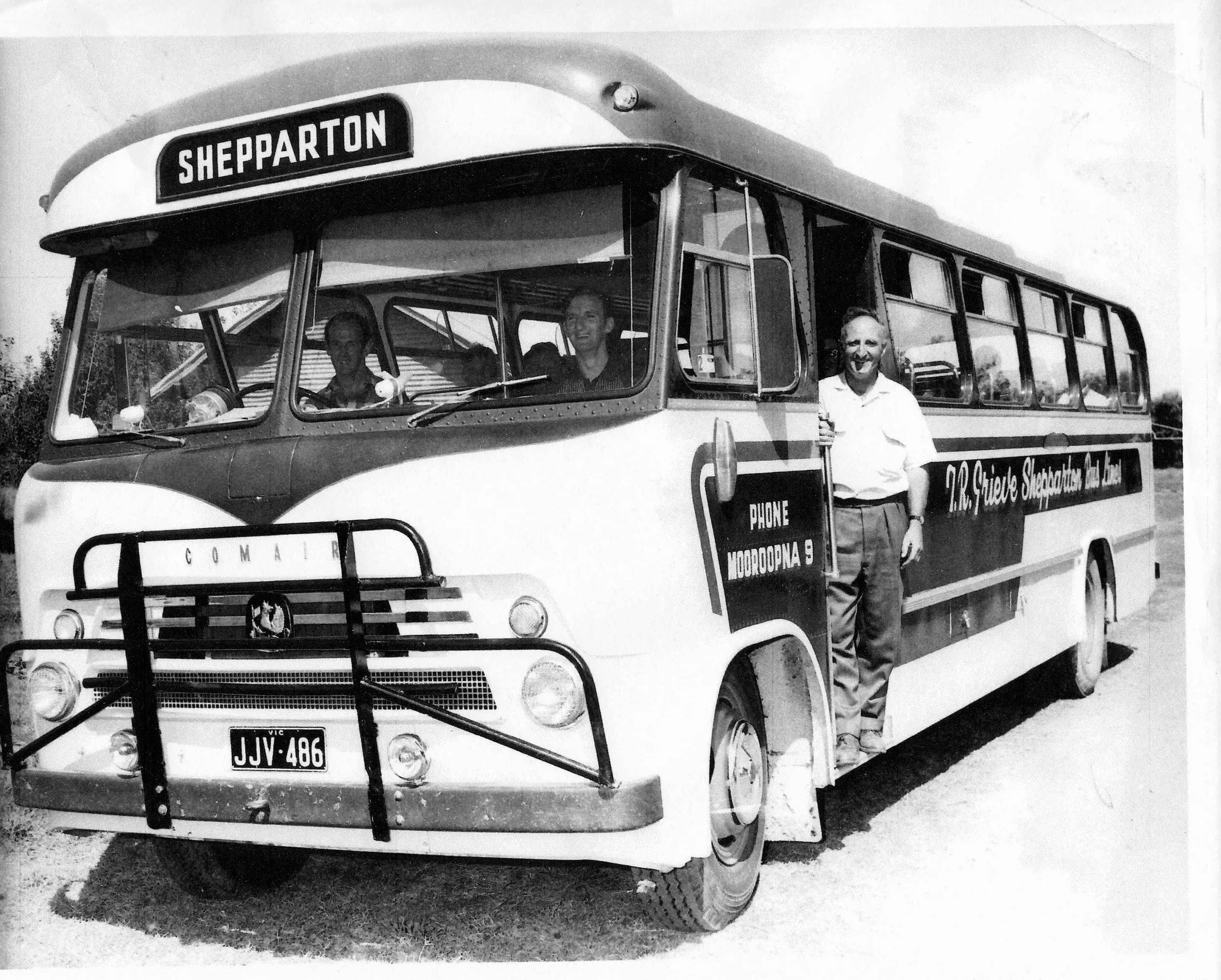 GRIEVEjohncommerbus.jpg