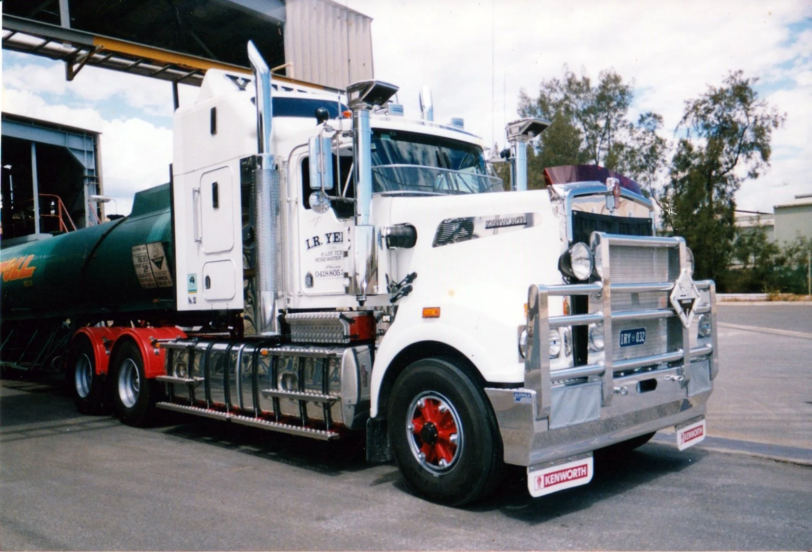 Yates Andrew Yates driving a tanker for Ian Yeing Transport.jpg