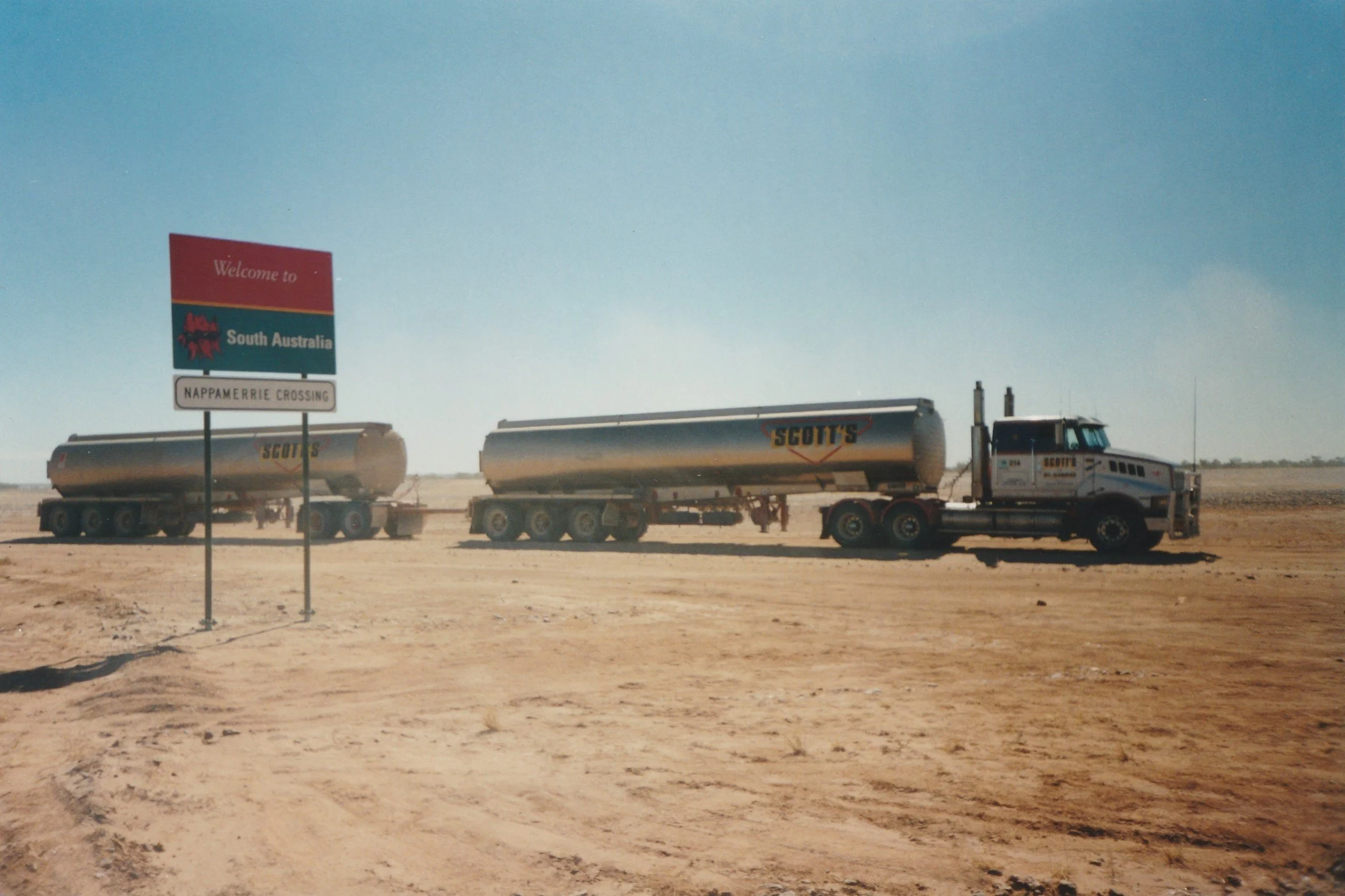SYMES N_SA Queensland Border.jpg