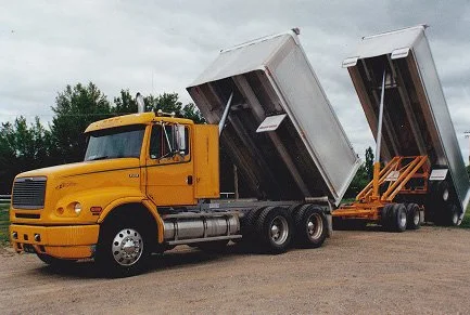 BATESdickfreightliner.jpg