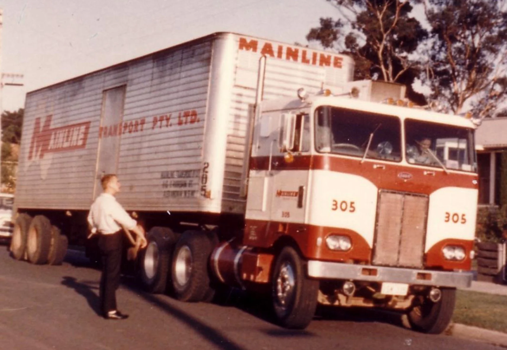 tol Nick Peterbilt305.jpg