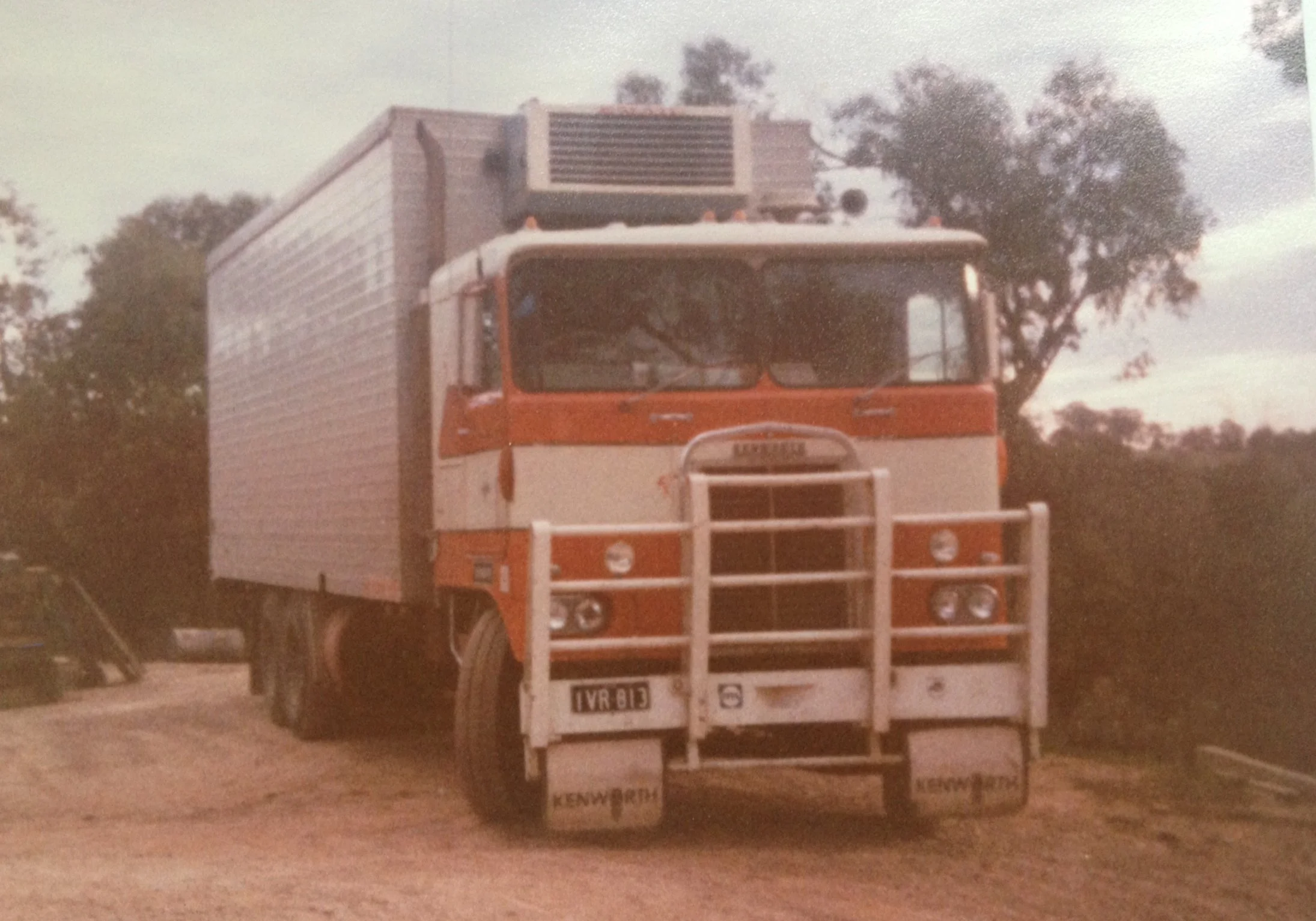 dixon robert snr Kenworth.JPG