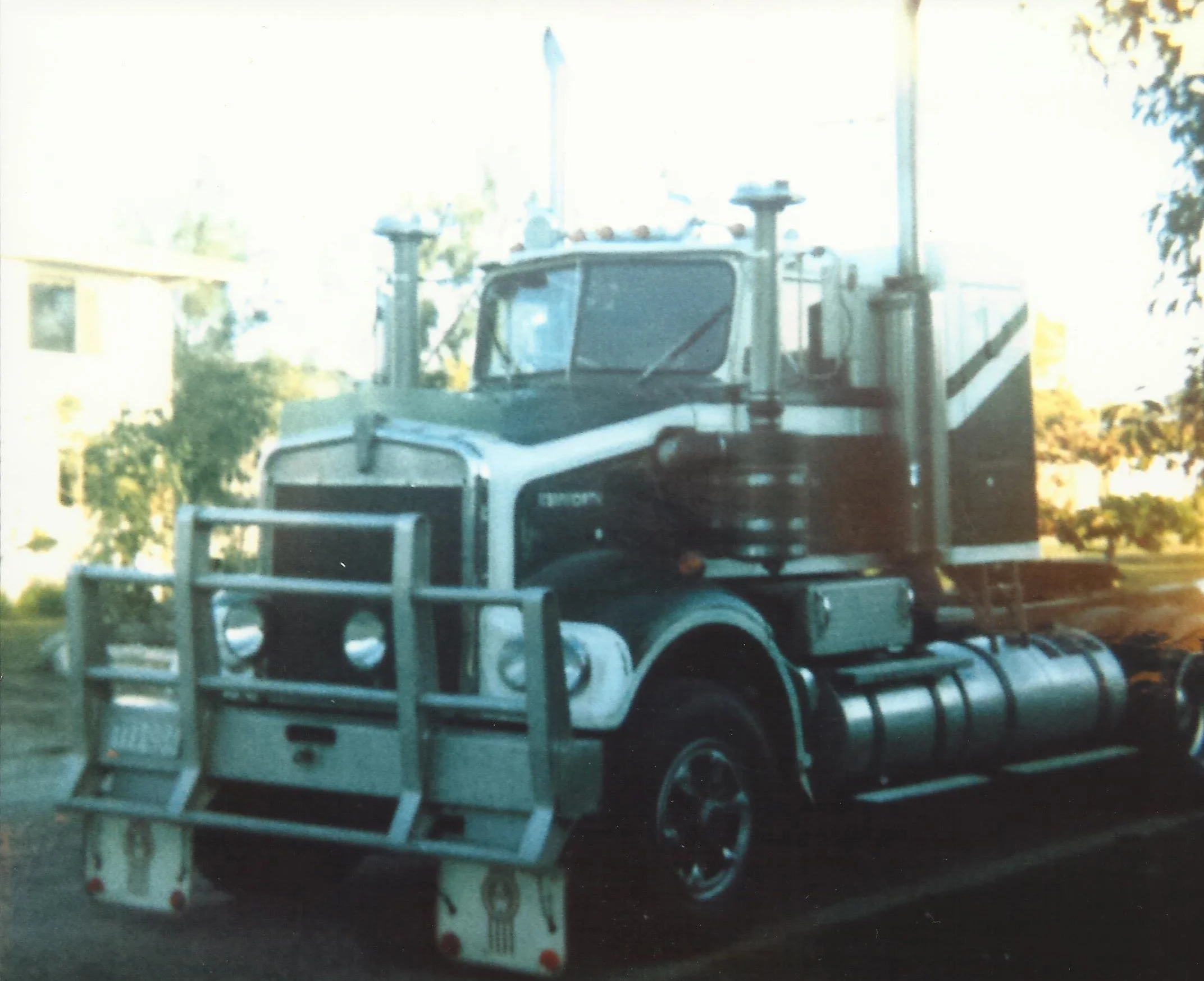 HUSSEYronaldkenworth.jpg