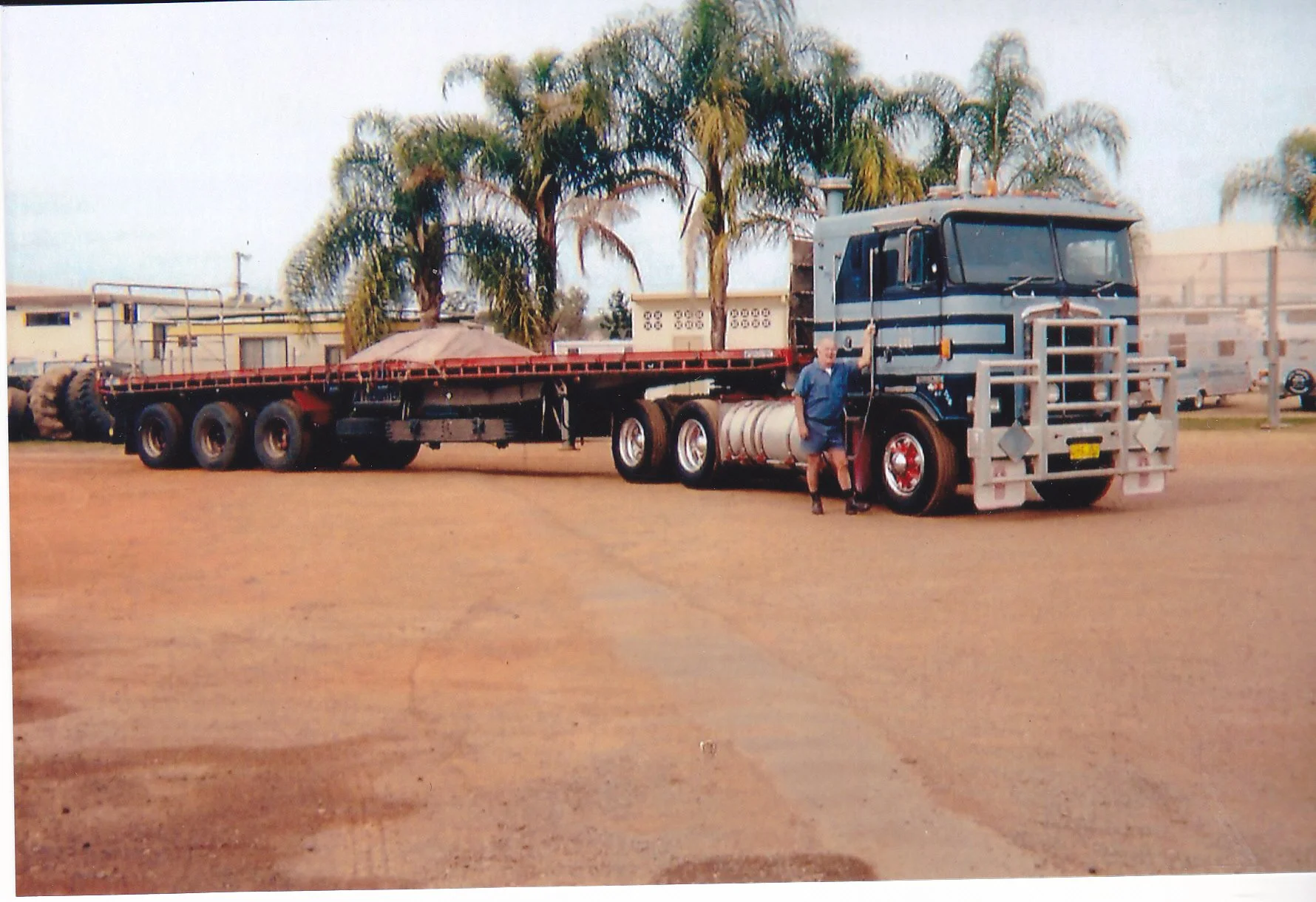 LEElestertruck2.jpg