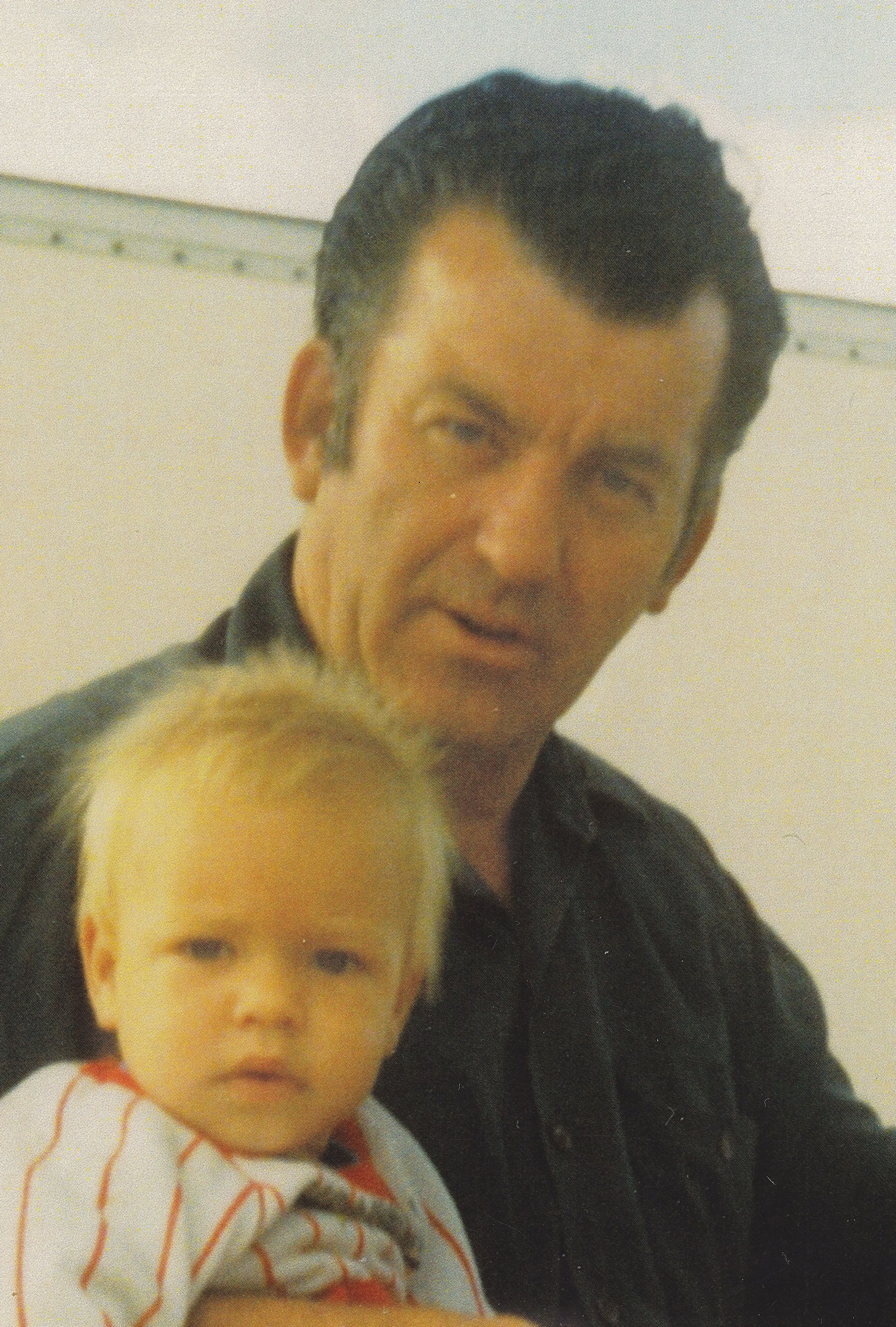 BEGELHOLE, Robert - Bob and baby 2, 600dpi.jpg