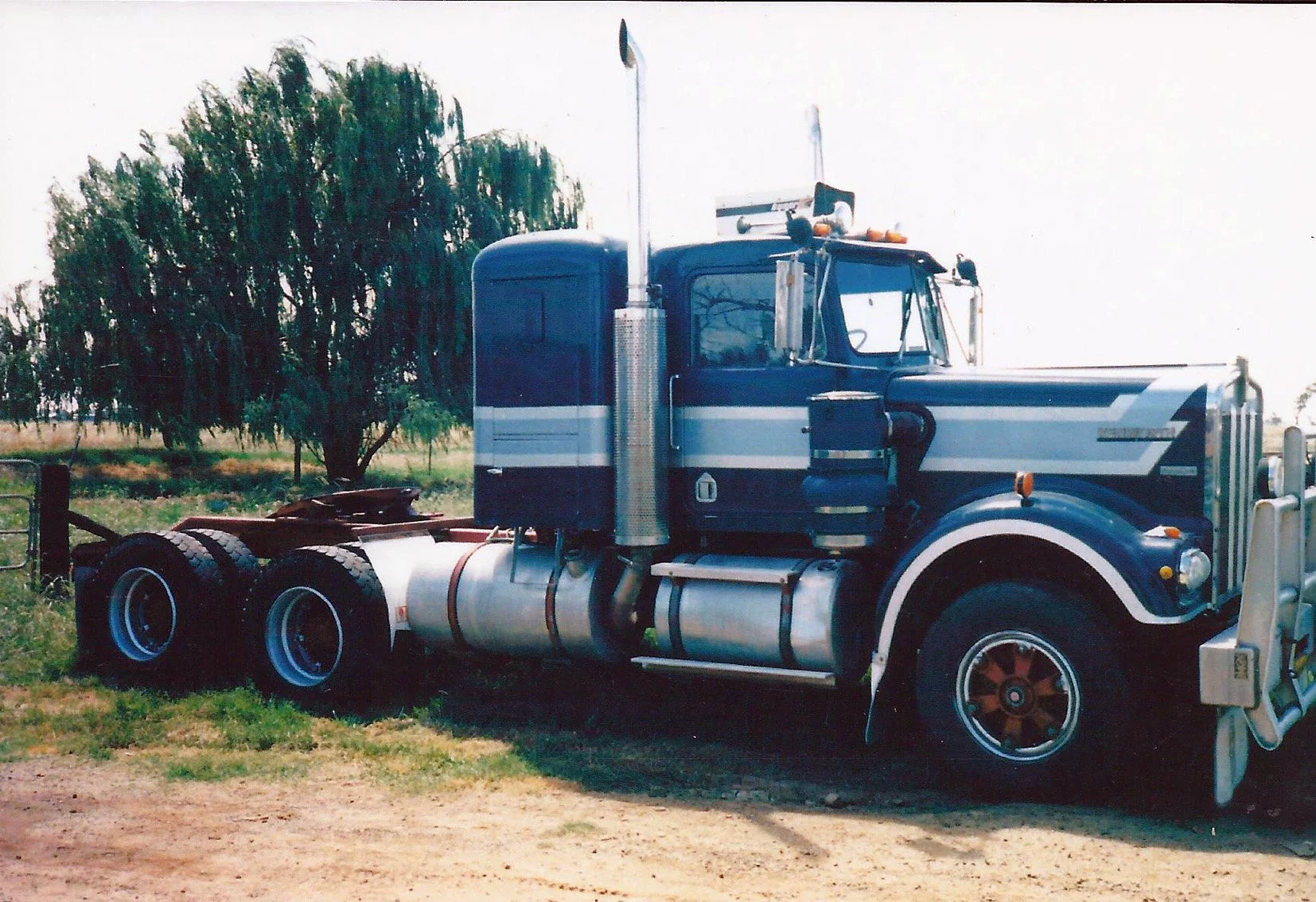 15KINGSTONwaynewmodelkenworth.jpg