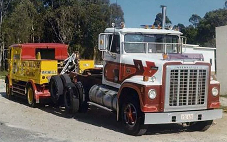 MAXWELL Kevin AEC 4x4 No 8.jpg
