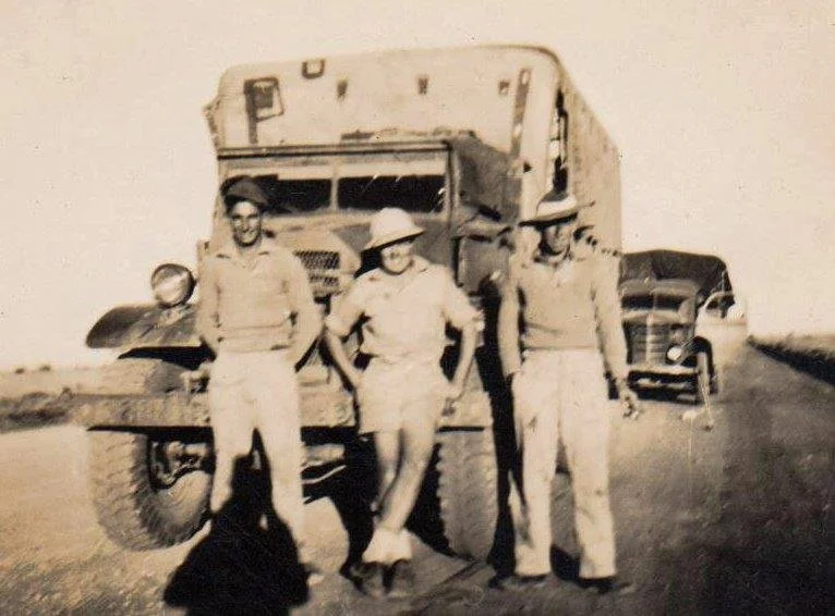 17 Army friends of Roy McMillan Alice Springs 1940s.jpg
