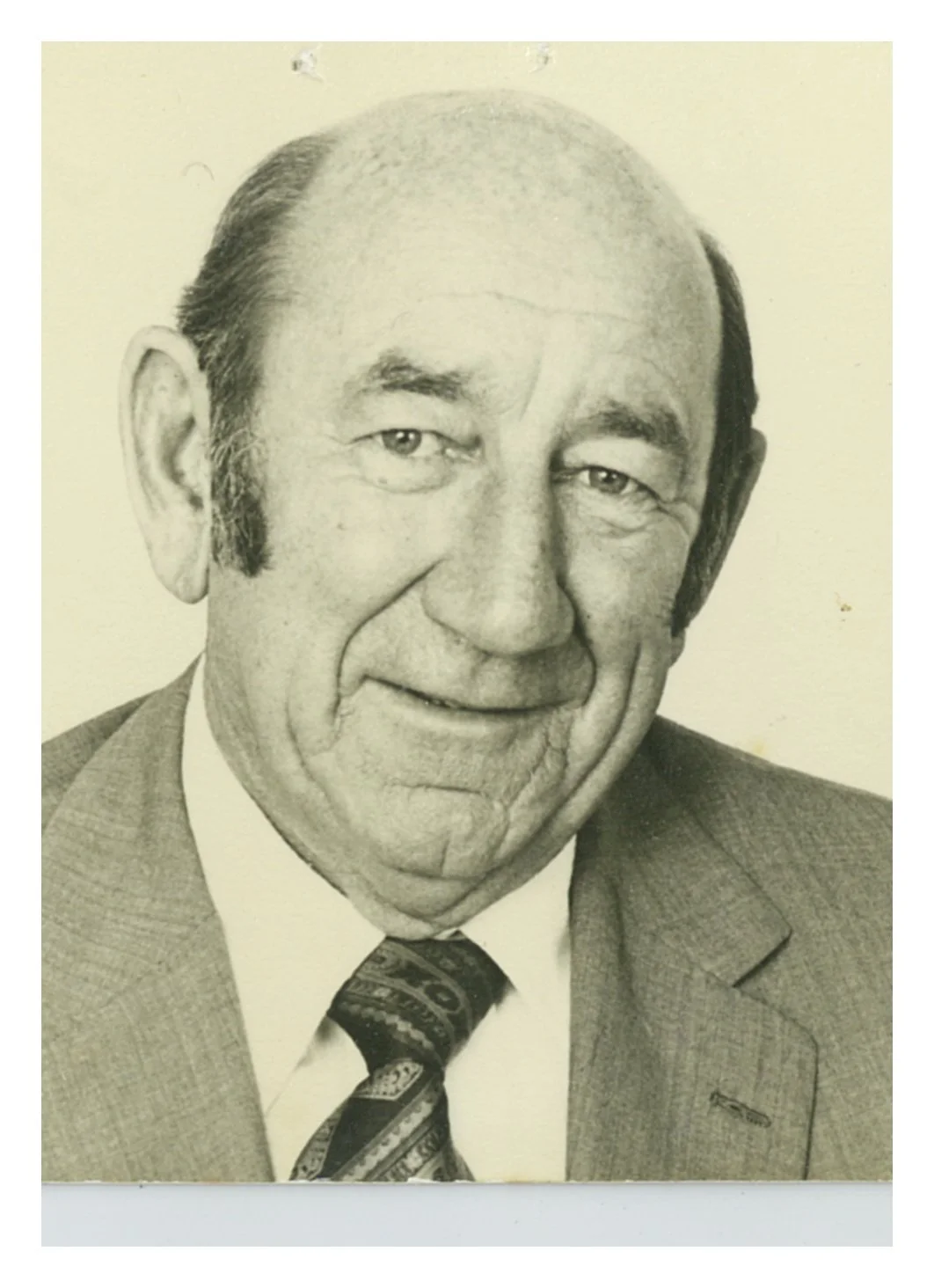 17 PIERCE J Portrait.JPG