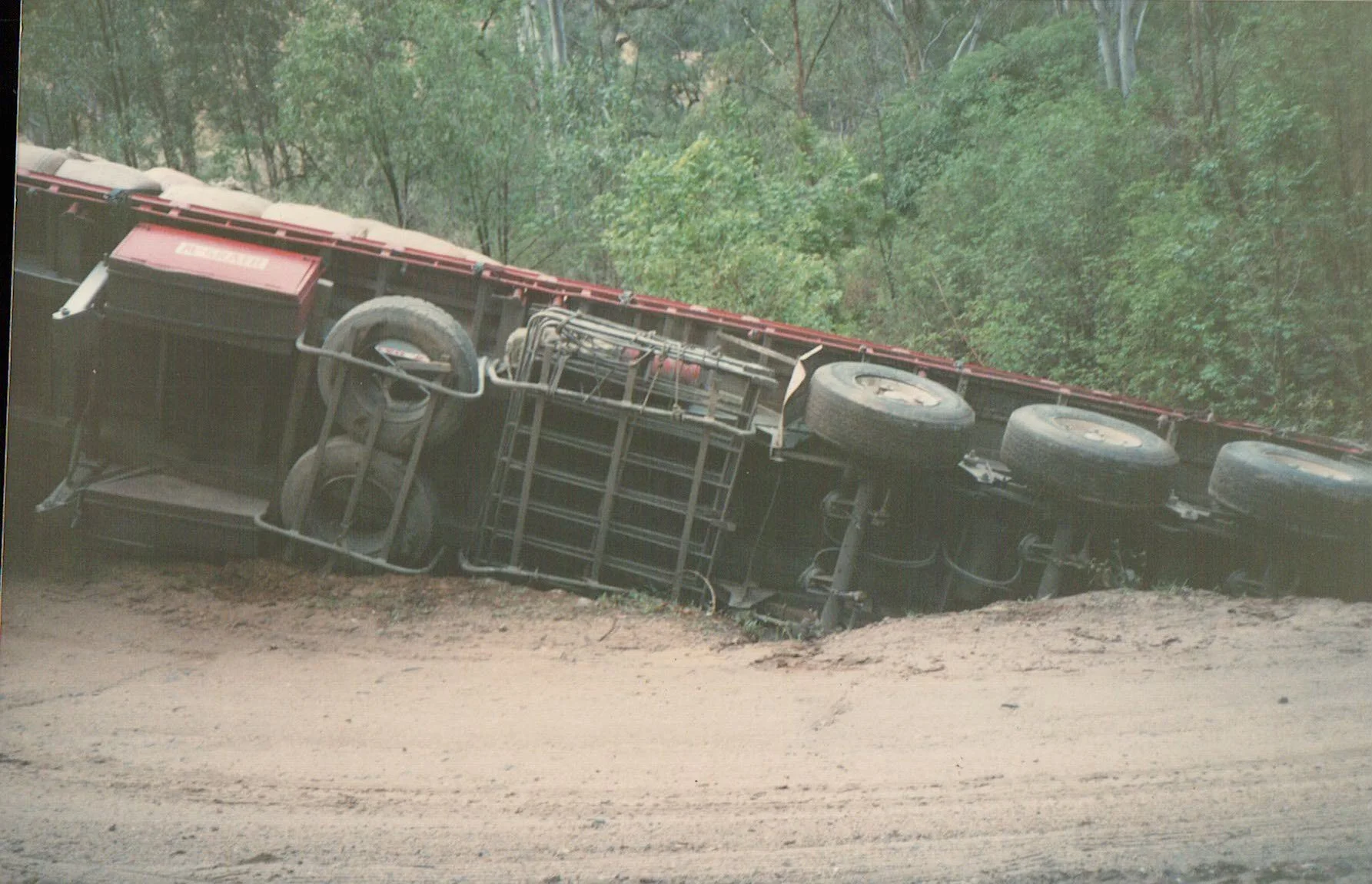 price Ronald Price_Repair damaged Tri-Axle Semi_Wooltrams Bendigo_1.jpg