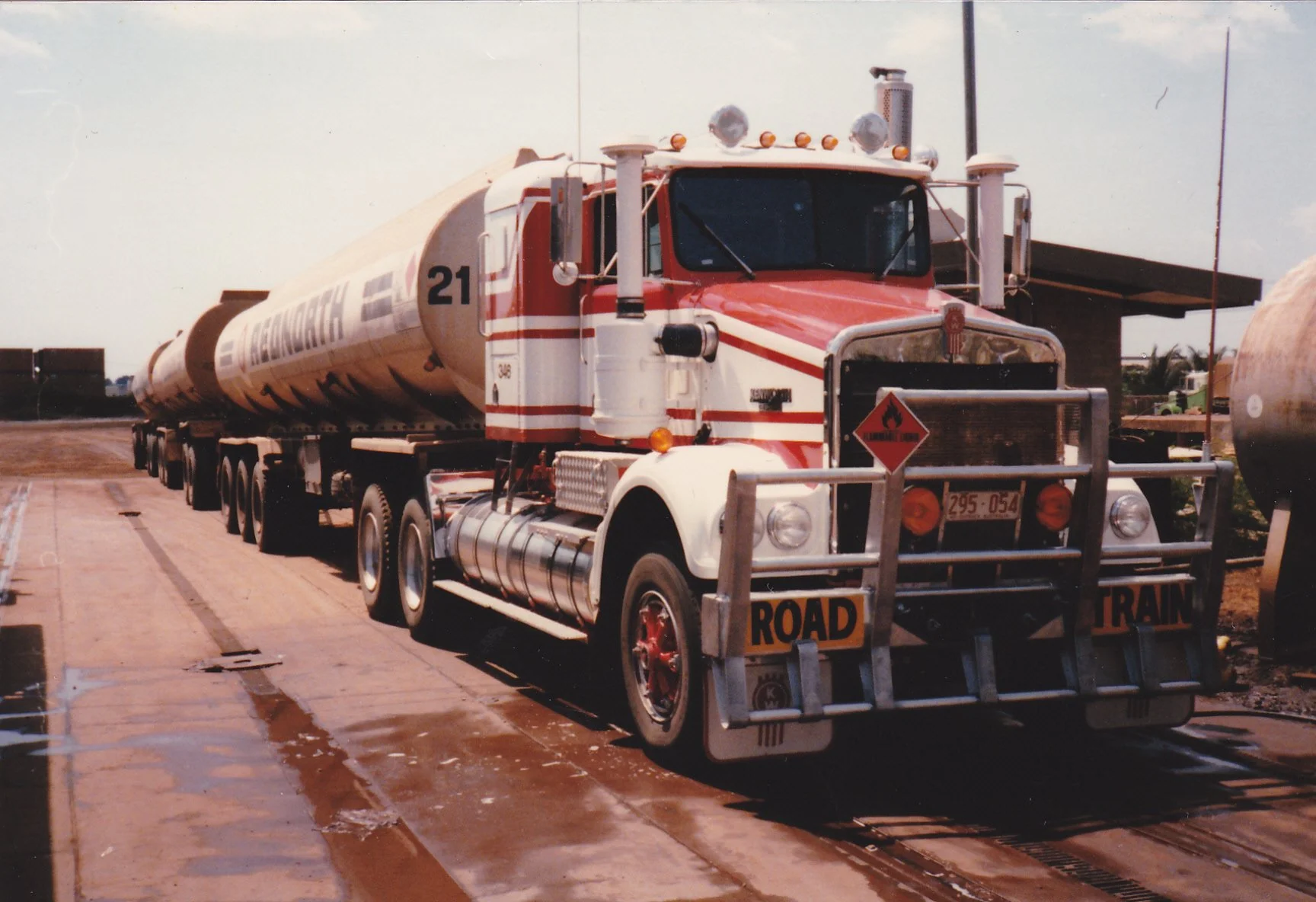 Pricey - Coord Kenworth_1985.jpg