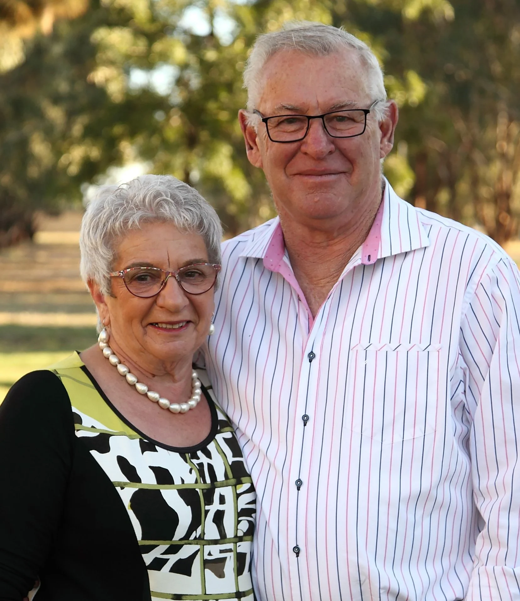 16 Pete and Suse.jpg