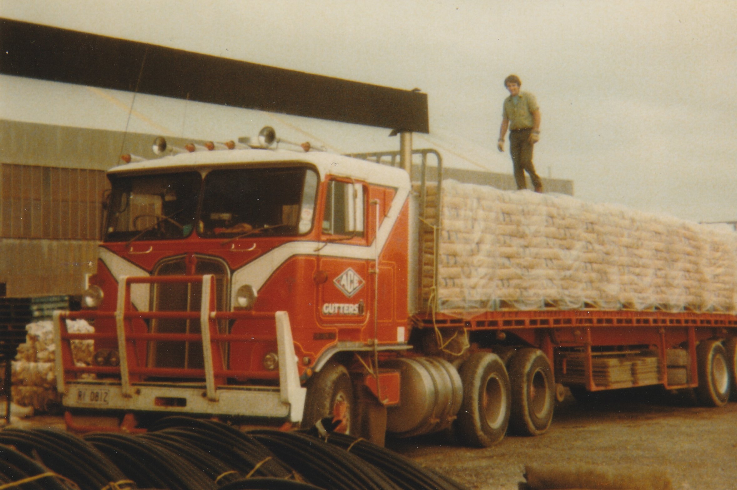 17 POPE A_1978 Kilburn Adelaide 1977 Kenworth 350 cummins 15sp Road Ranger.jpg