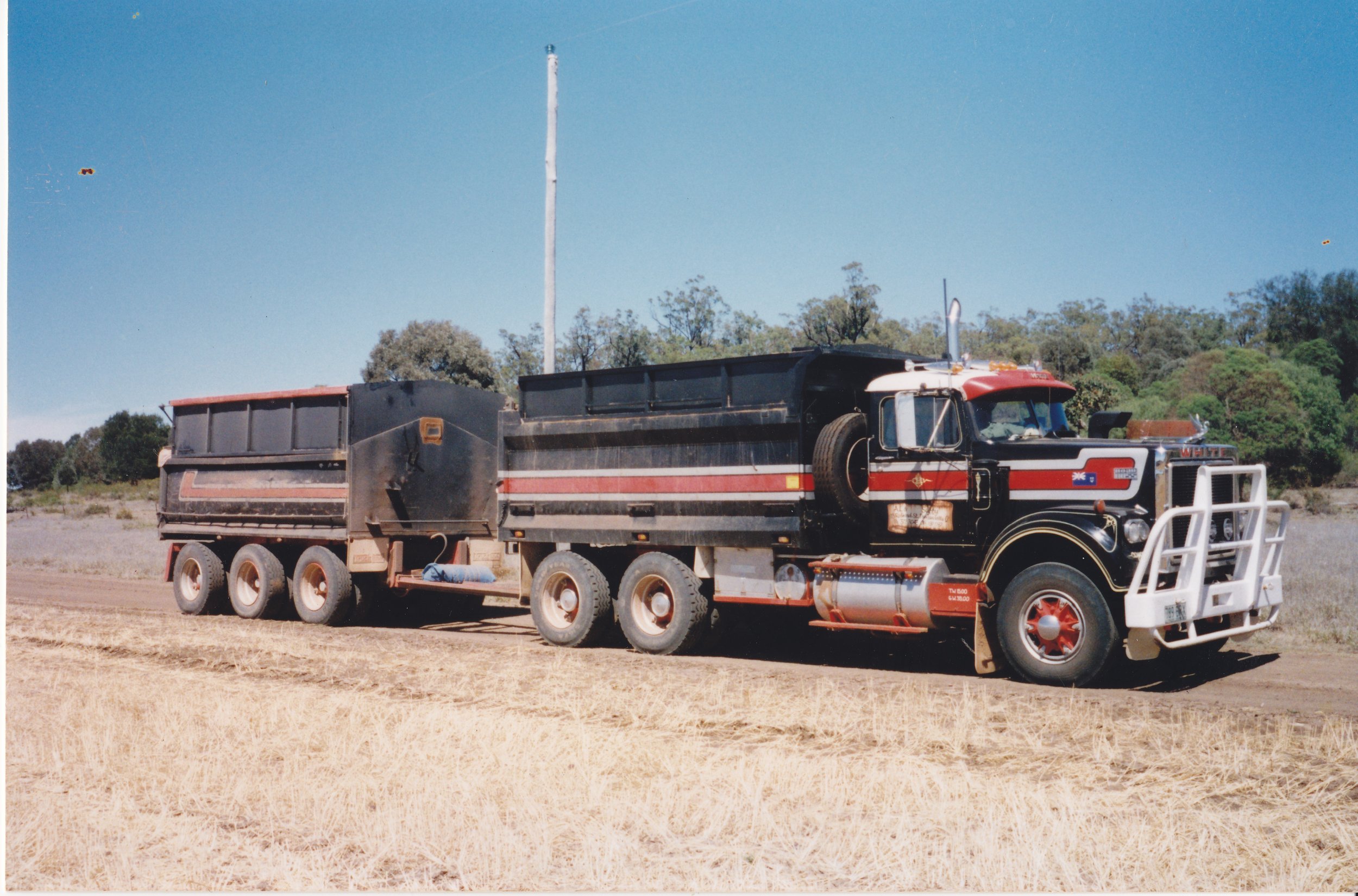Saffy, Les - White truck side road 1200dpi.jpg