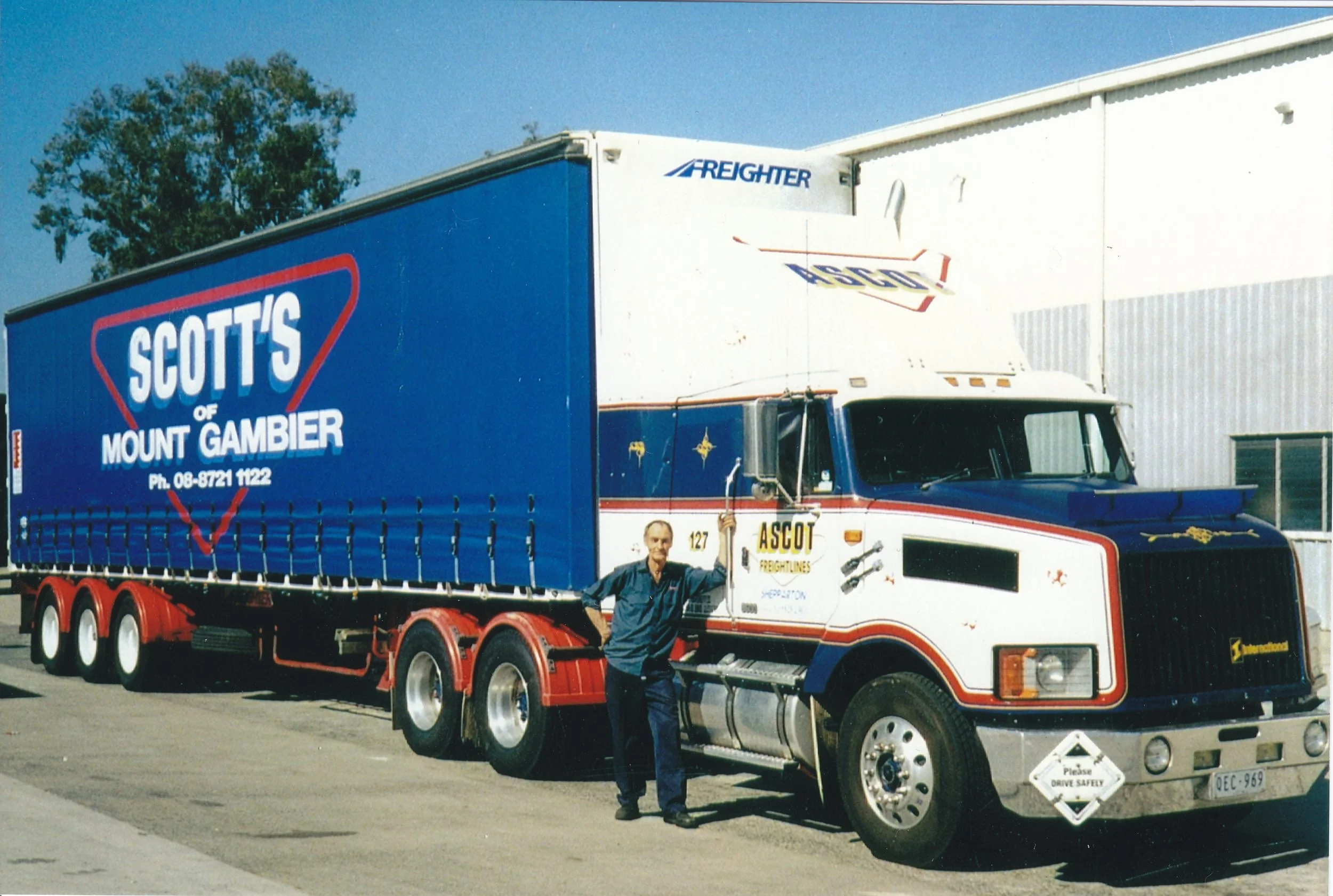 Sevenhuysen, Adrian - Scott's Tspt  1200dpi.jpg