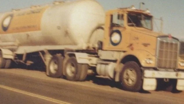 SMITHBarry1978sarKenworth290HPBigcamCummins.jpg