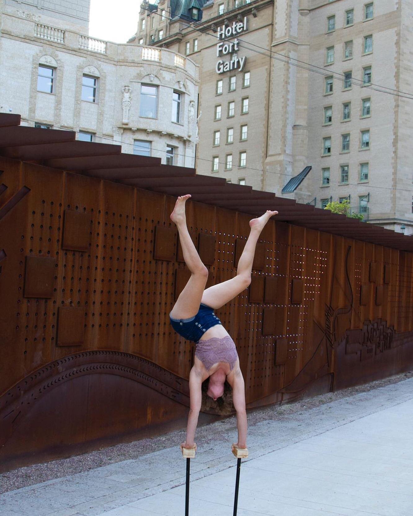 Introducing the incredible artists that will be astounding our audience in the Circus of Broken Hearts! 

Leyna is a multidisciplinary circus artist who specializes in hand balancing, aerial silks and rope. She started her circus journey 17 years ago