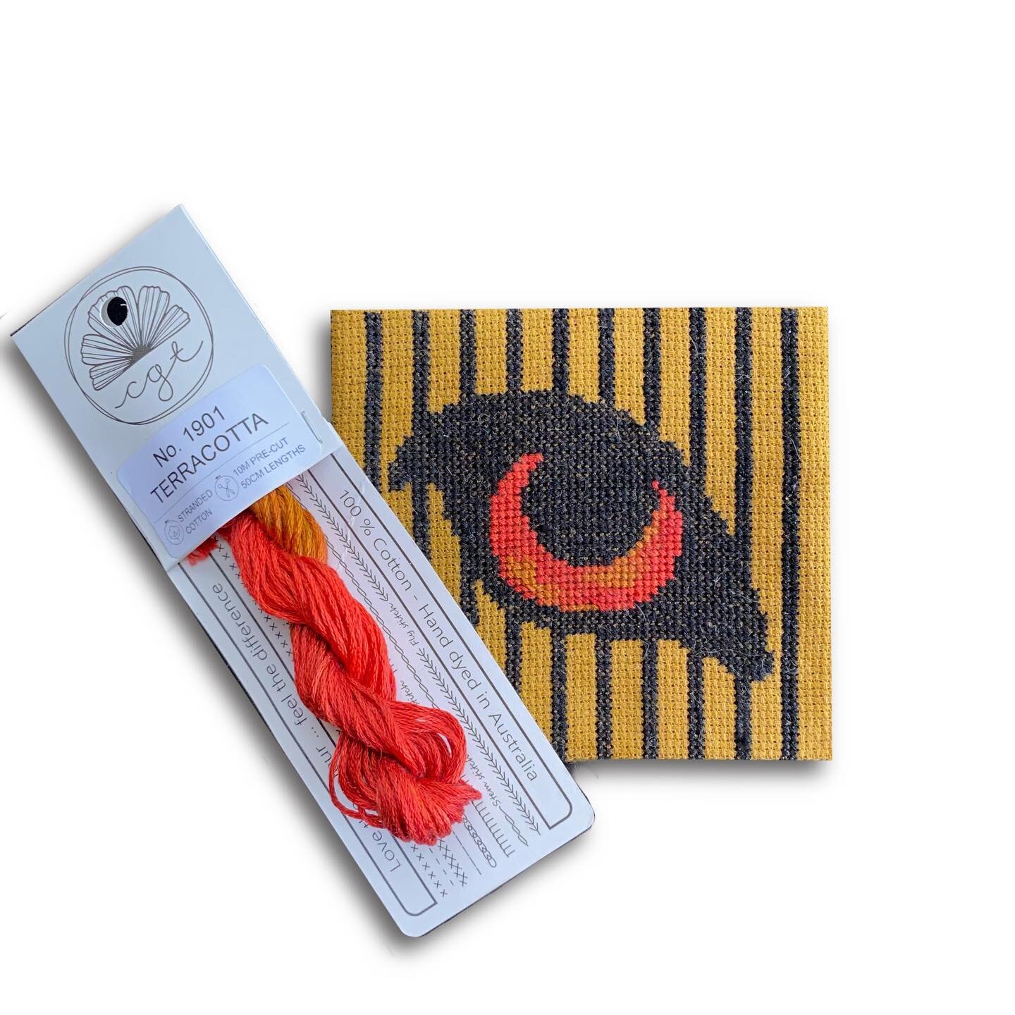 My first cross stitch pattern is now available to purchase on my website plus a freebie pattern you can also get!! The main pattern is a small pattern ~60 x 60 stitches and uses @cottagegardenthreads terracotta from the autumn garden thread pack! The