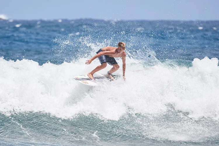 Surf Photography — photograph 31 — © Michaël Gramm