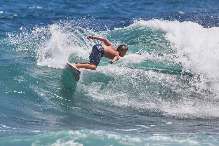 Surf Photography — photograph 30 — © Michaël Gramm