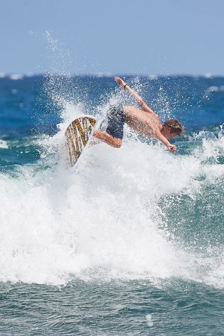 Surf Photography — photograph 37 — © Michaël Gramm