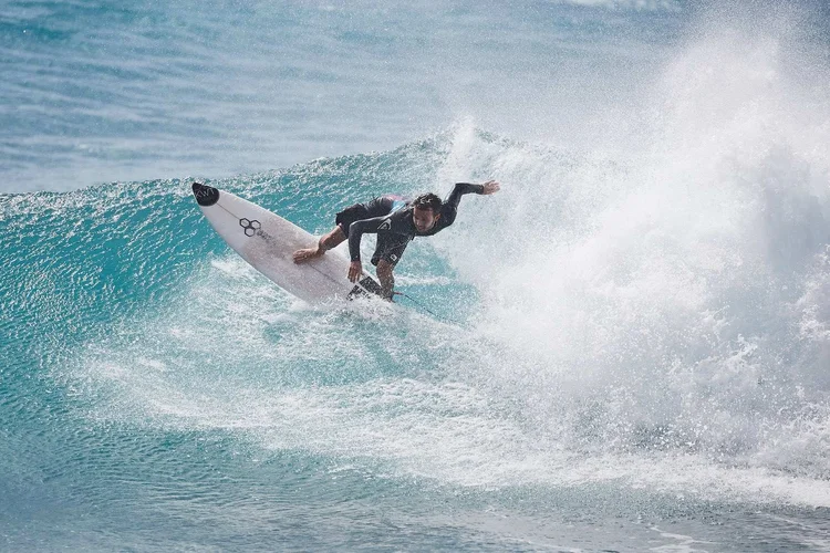 Surf Photography — photograph 4 — © Michaël Gramm