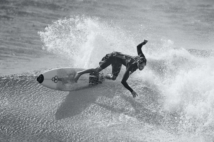 Surf Photography — photograph 2 — © Michaël Gramm