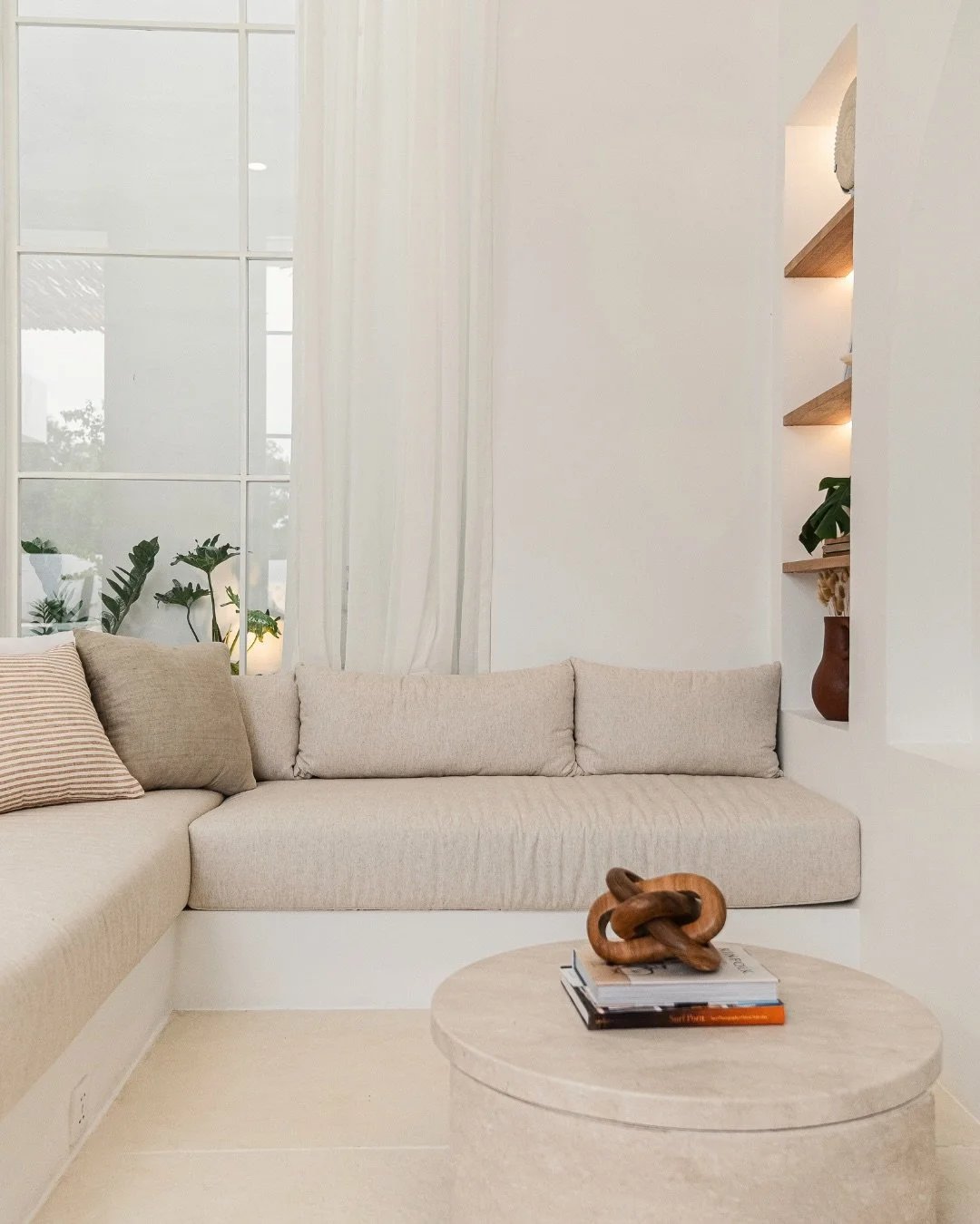 Where mornings unfold gently, afternoons drift without urgency, and evenings settle into a calm that feels like peace.

www.nisivillas.com
📍@nisivillas

#Nisigram #Nisivillas #Islandliving #Uluwatu