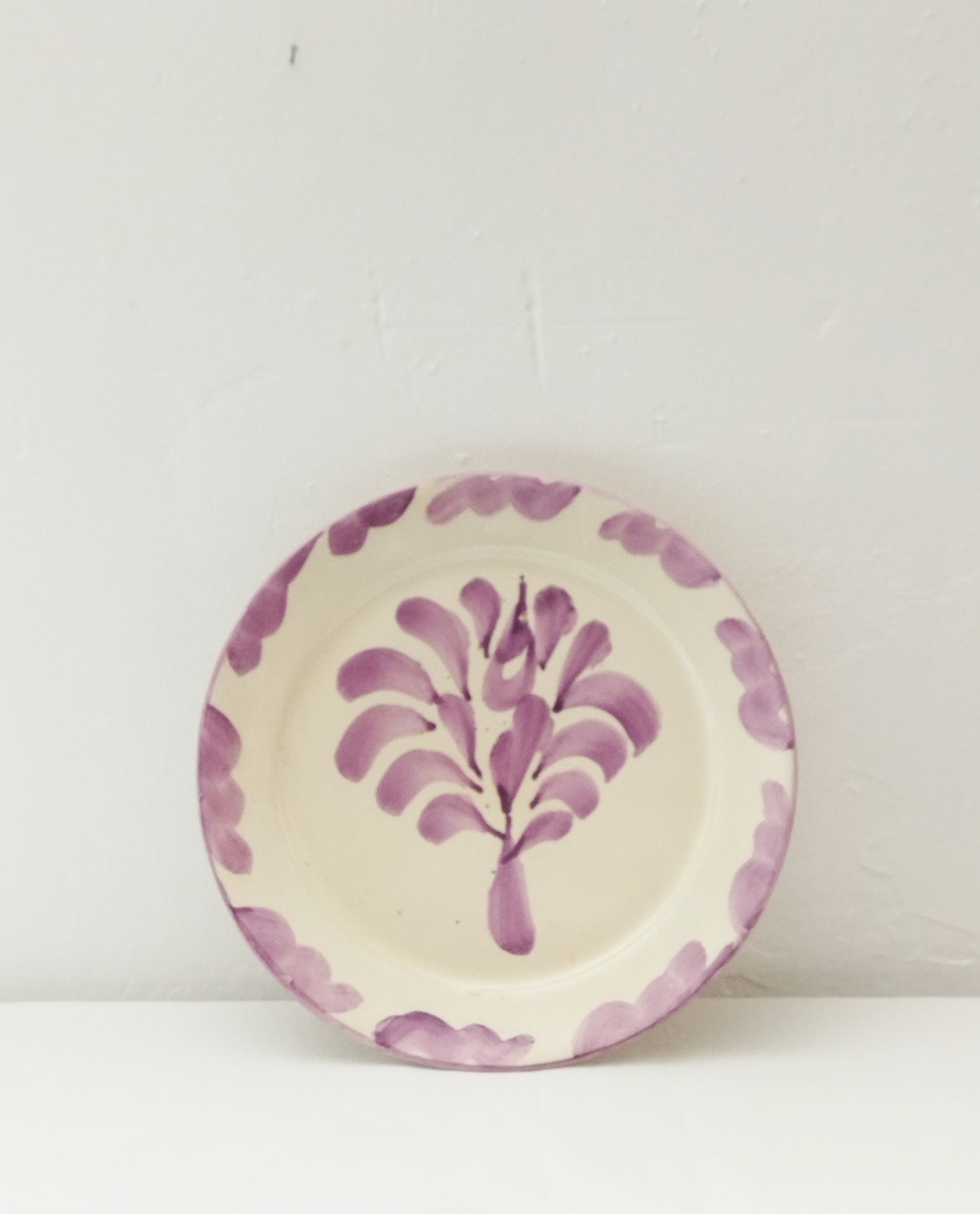 CALIZA_PLATO_DECORADO_HANDMADE_LILA_NIJAR.jpeg