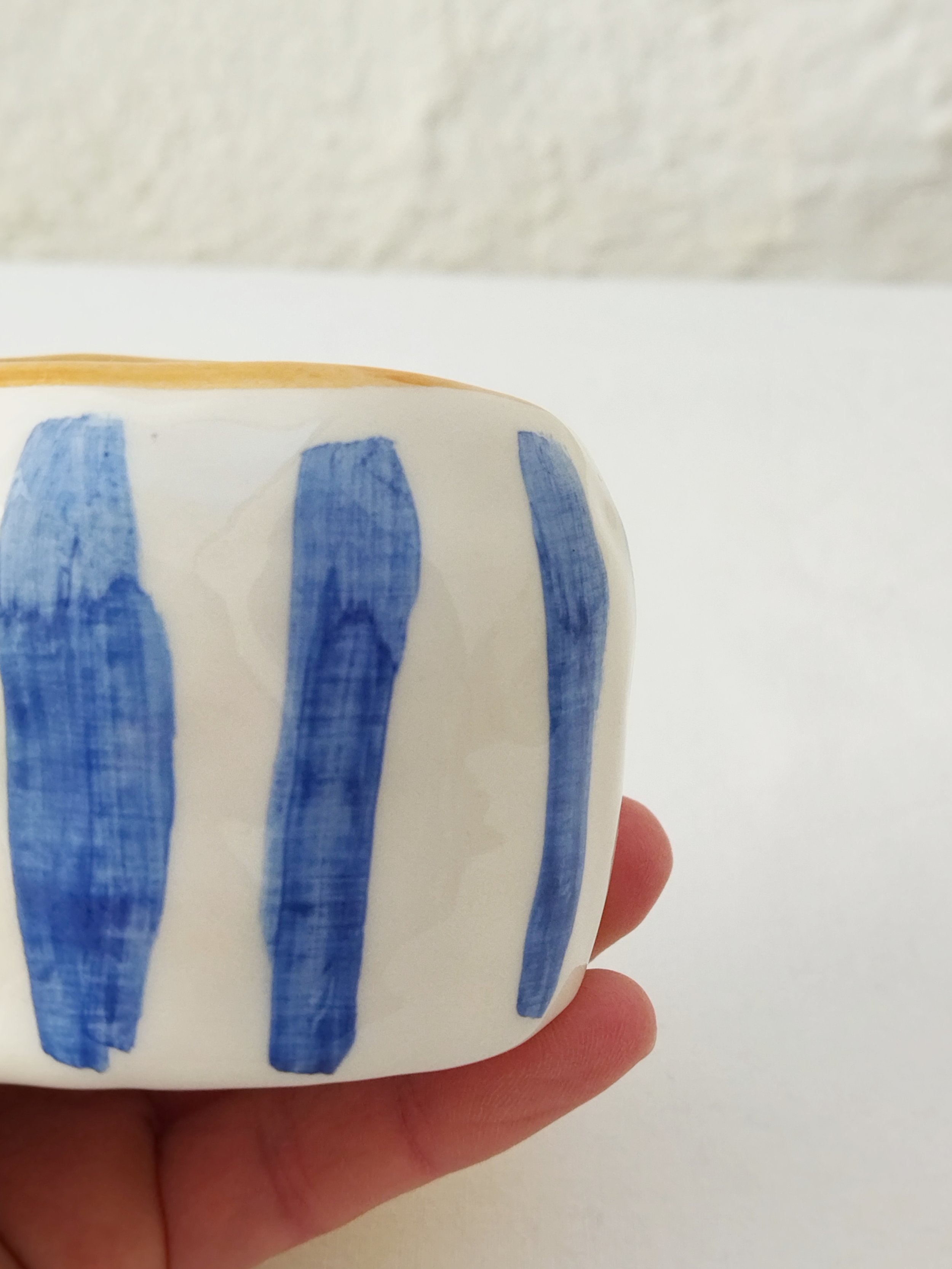 CALIZA_VASO_CERAMICA_HANDMADE_AZUL_AÑIL_DETALLE.jpeg