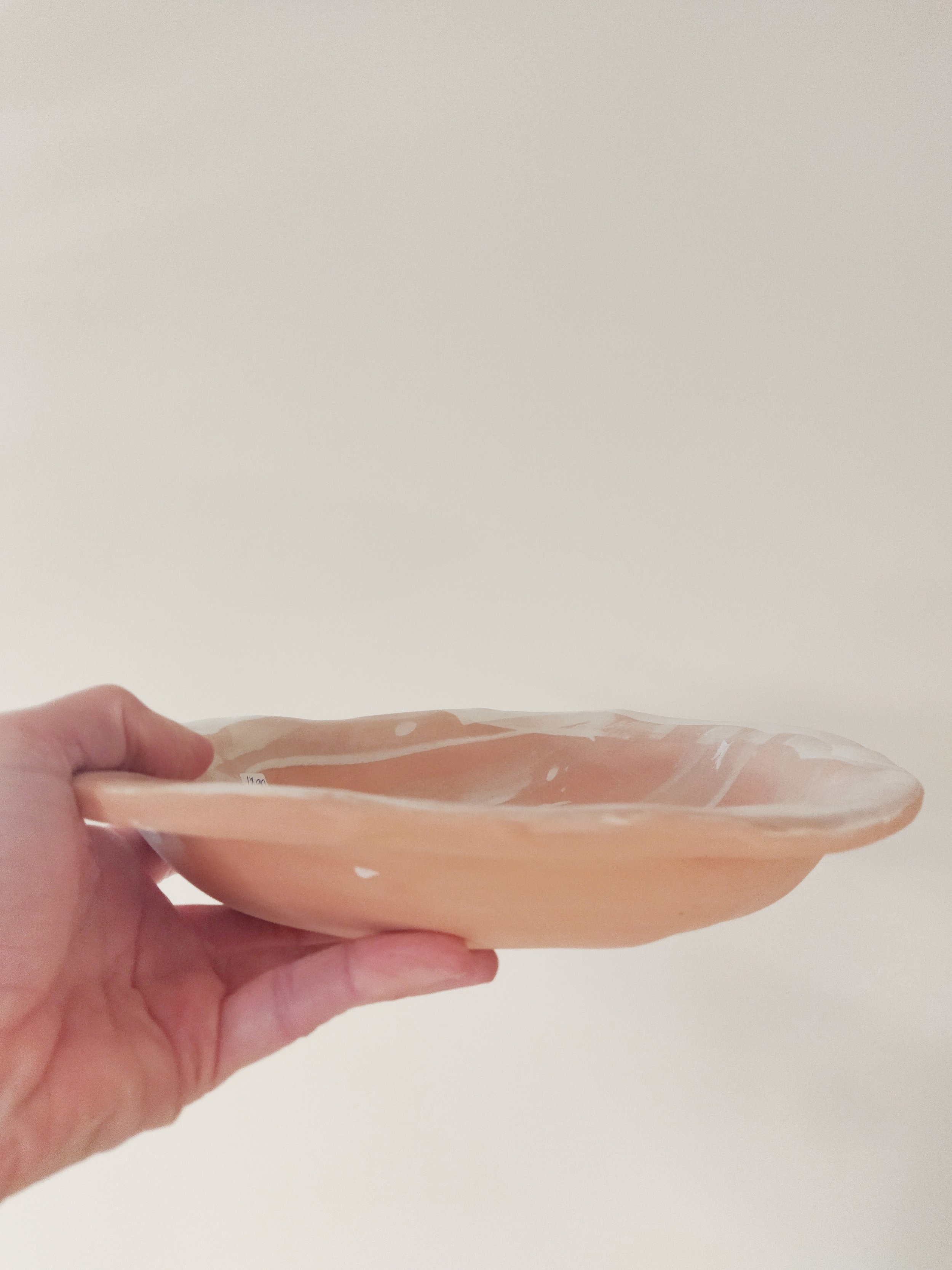 CALIZA_PLATO_TERRACOTA_HANDMADE_ENGOBE_MANO.jpg