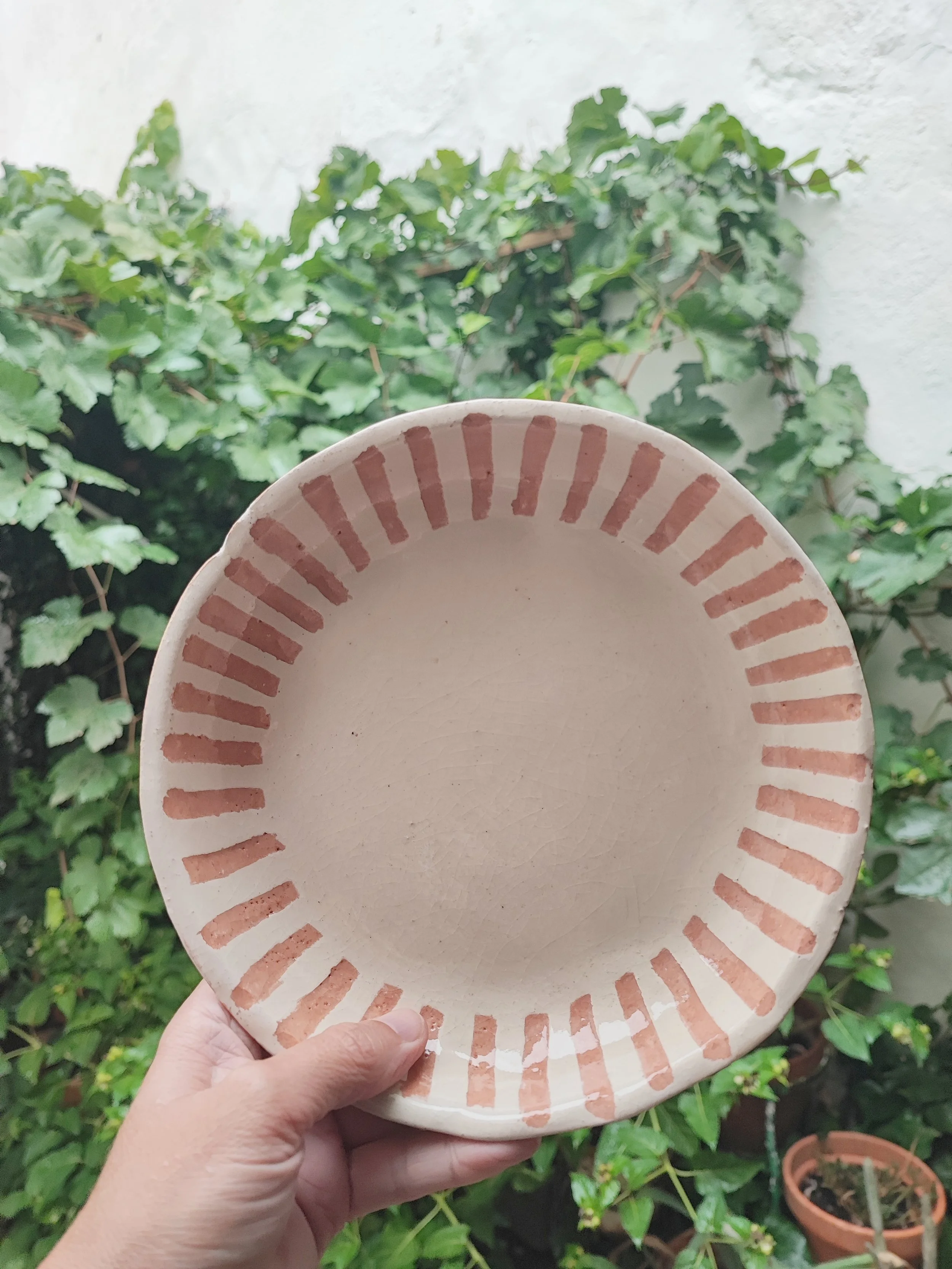 Plato terracota rayas.jpg