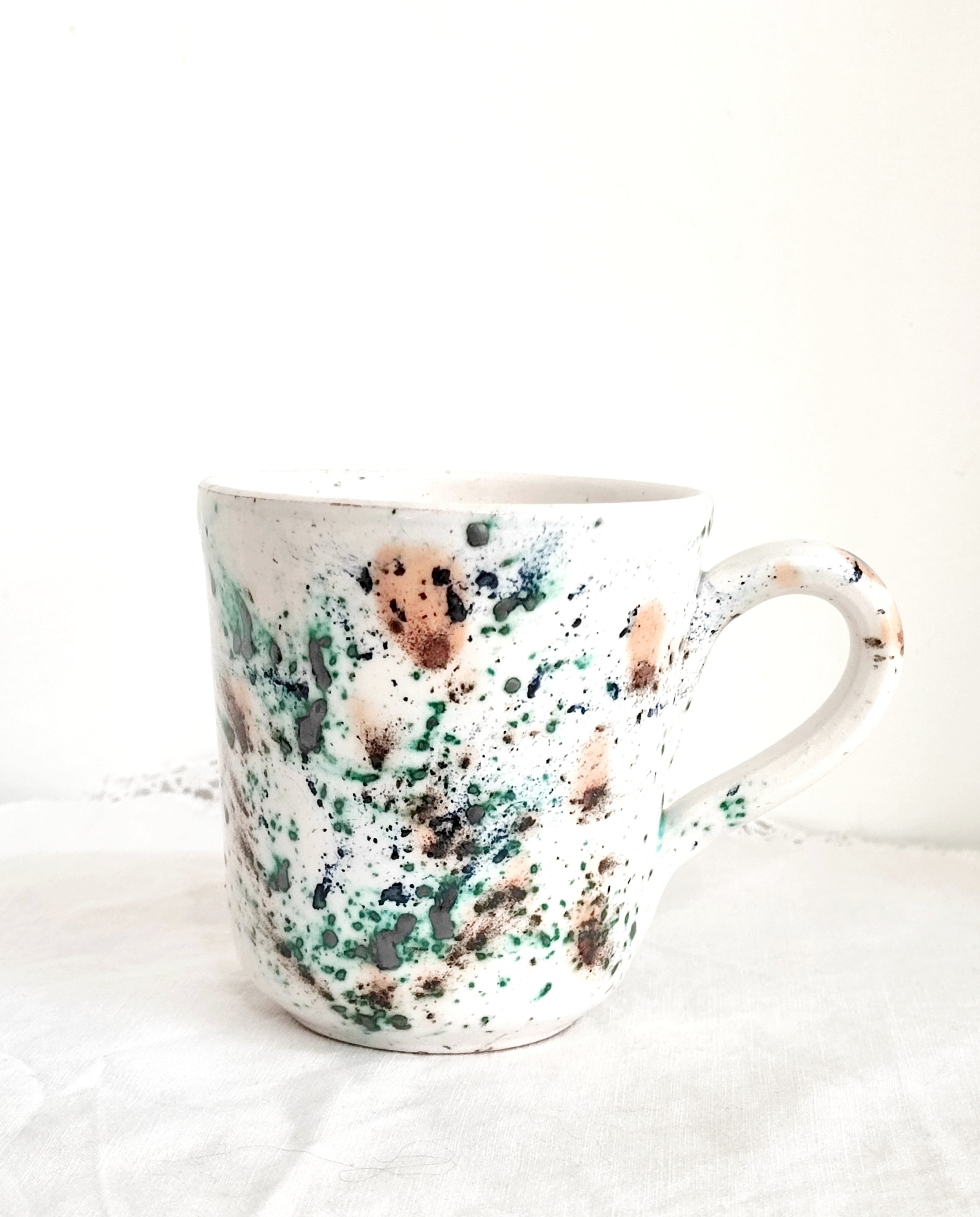 CALIZA_TAZA_NIJAR_SALPICÓN_MARRÓN.jpg