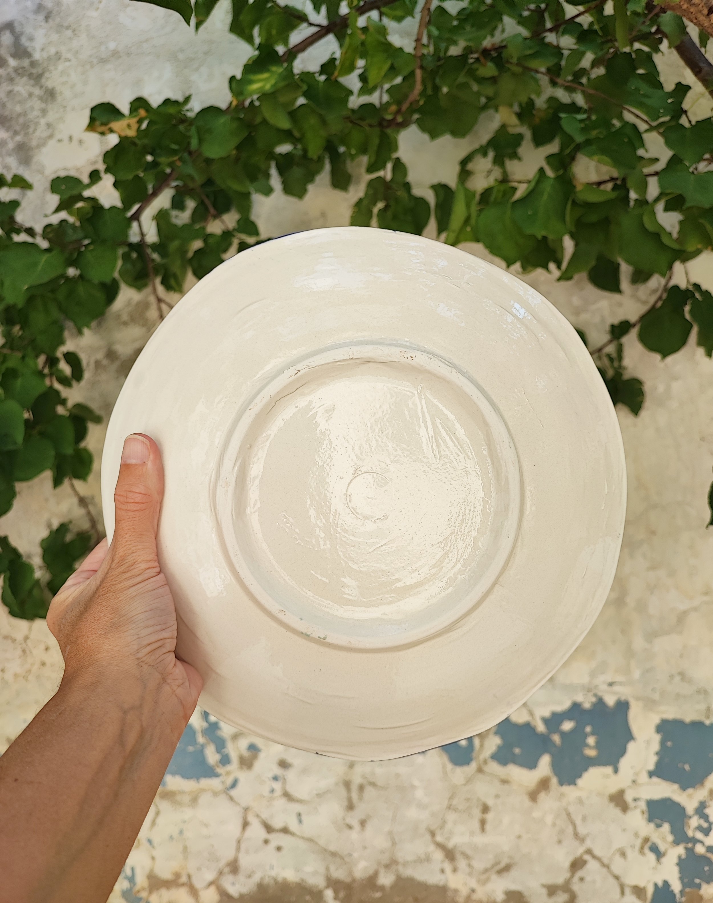 CALIZA_PLATO_LLANO_GRANDE_NIJAR_HECHOAMANO_RAYAS_AZUL_CULOj.jpg