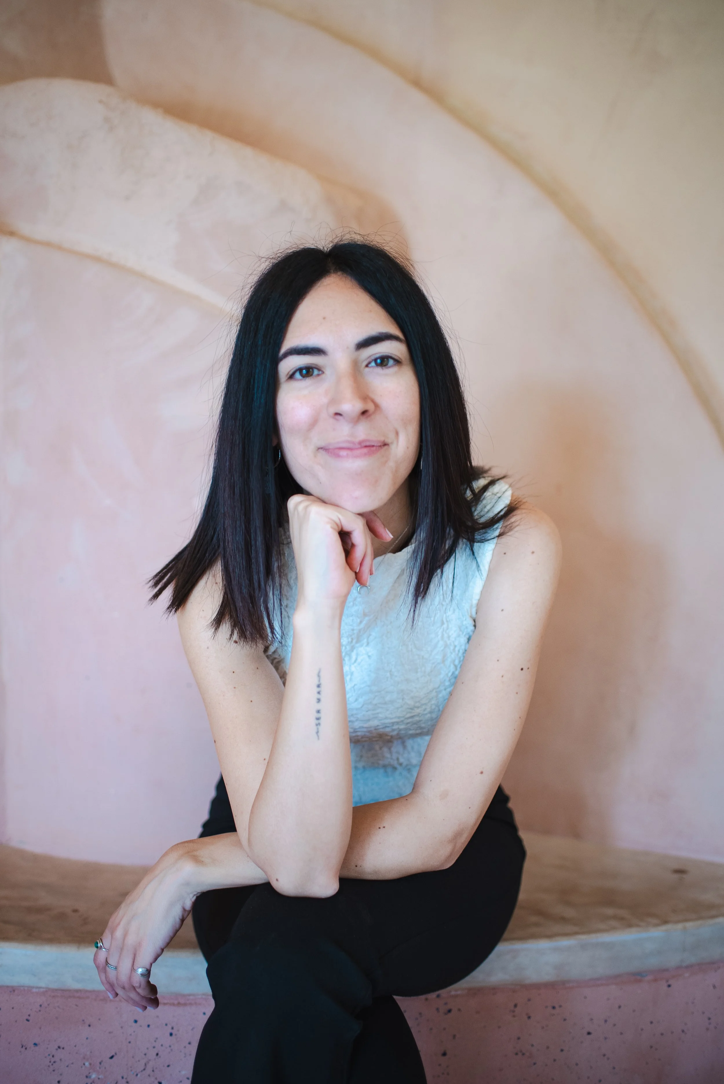 foto ragazza seduta