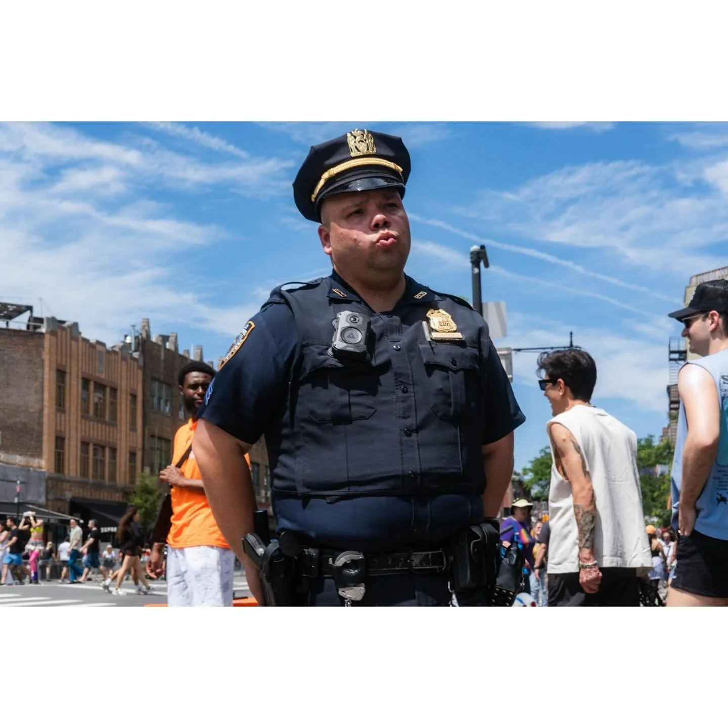 NYC 2025.
.
.
.
#streetgallerymagazine
#streetphotographersfnd
#thespc
#spicollective
#soulofstreet
#dreaminstreets 
#street_photography 
#streetgrammers 
#fujistreetphotography