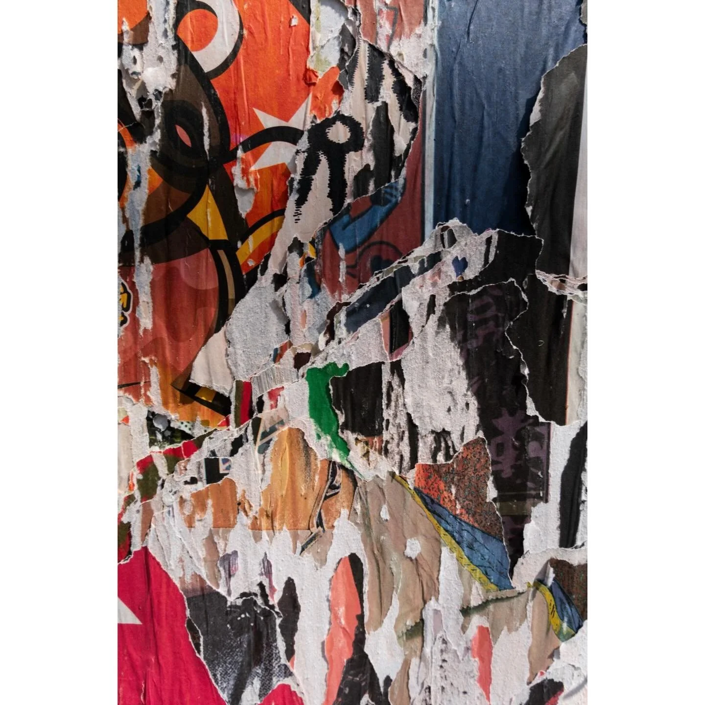 From CDMX 2025.
.
.
.
#sonyrx100
#abstractphotography 
#sonyphotography