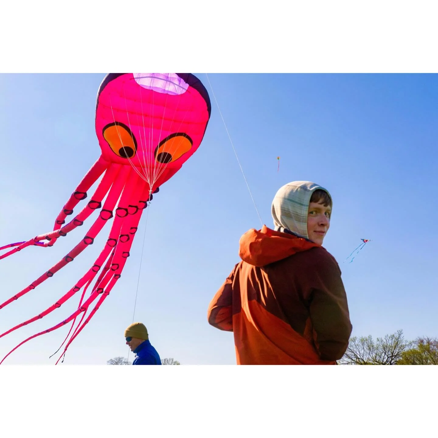 I went out a couple of weeks ago to photograph the No Kings march in DC. I wasn&rsquo;t really happy with anything I got, but the Kite Festival was happening on the same day. I liked a few snaps from that much more. 
.
.
.
#kitefestival
#dccherryblos