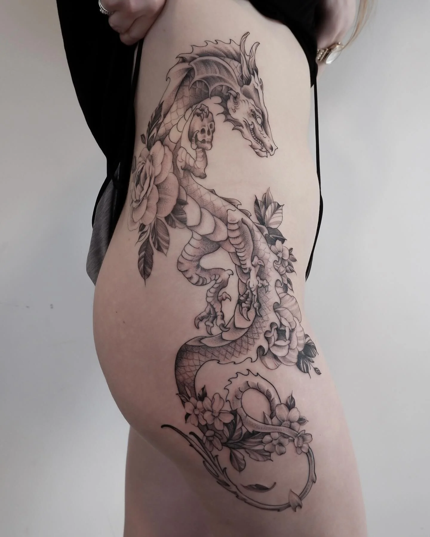 Fun dragon hip piece.