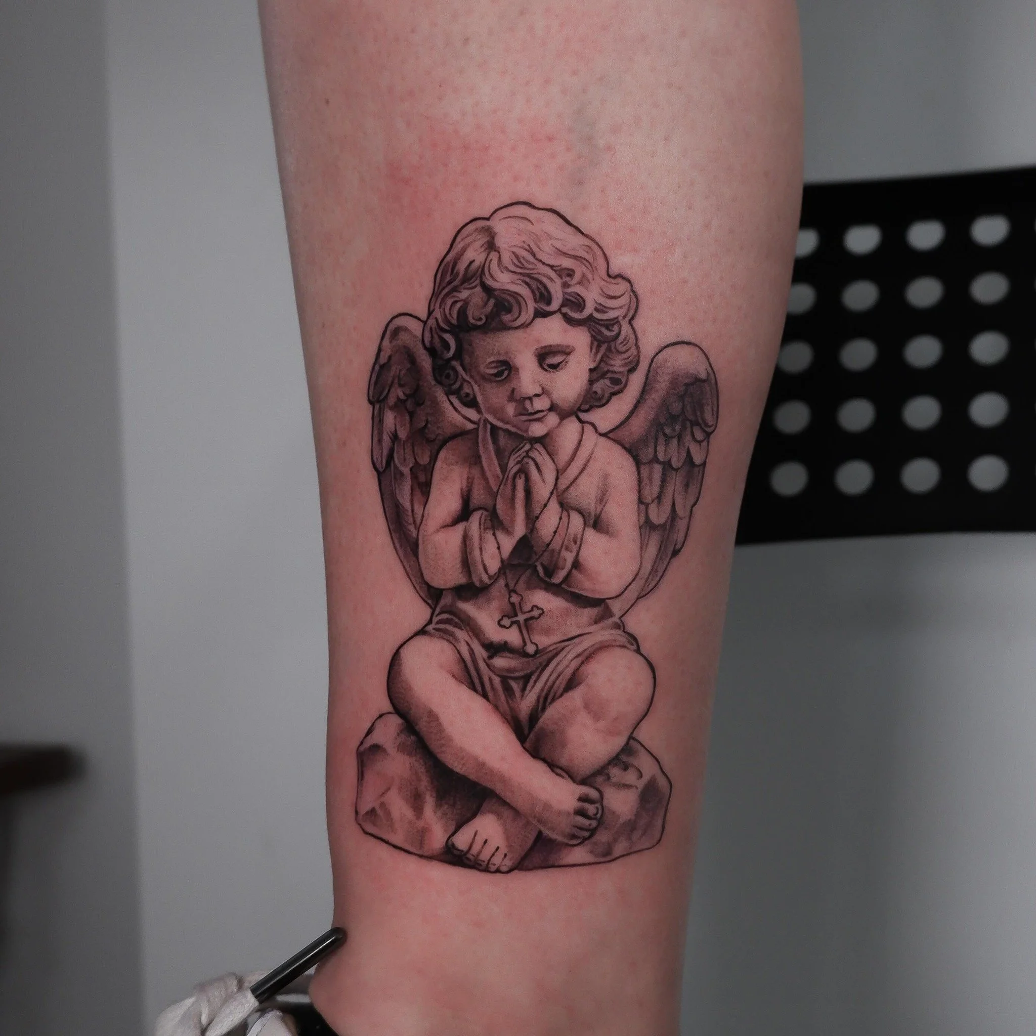 Cherub.

Boeken?
mail naar: info@lowdowntattoos.com
&deg;
&deg;
&deg;
&deg;
&deg;
#blackandgreytattoo #tattoo #tattoos #blackandgrey #ink #tattooartist #inked #art #tattooed #bodyart #inkedup #tattooer #samodb #samopdebeeck #lowdowntattoos #lowdown #