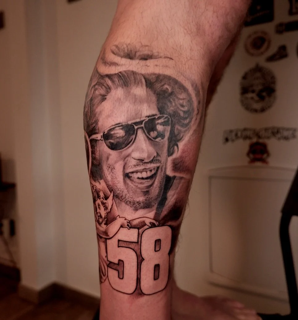 Start of a moto GP inspired leg sleeve. 🙏🏼#motogp#marcosimoncelli#marcosimoncelli58#portrait#tattoo#retie#lowdowntattoos