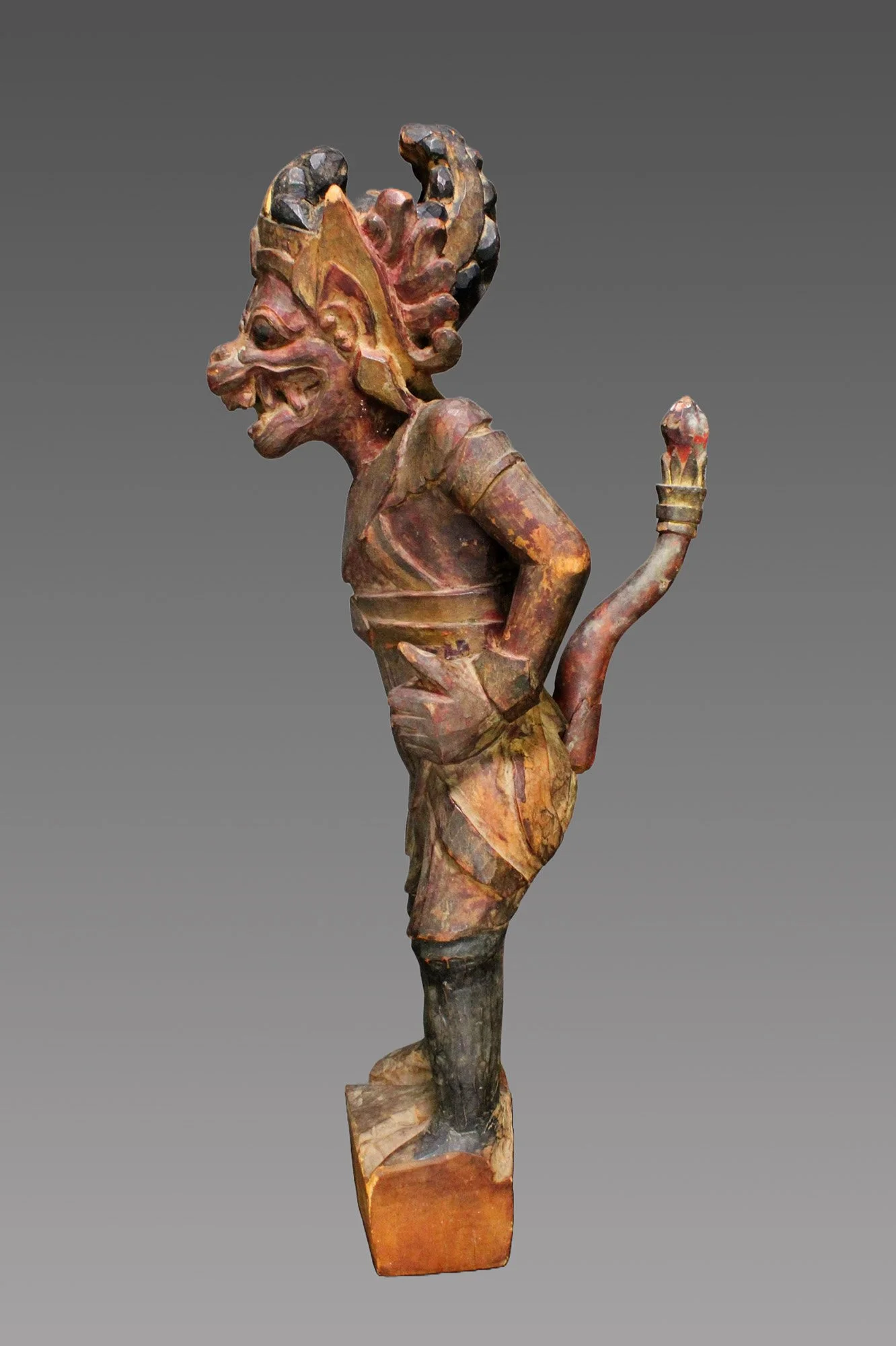 4729-statue-f.JPG