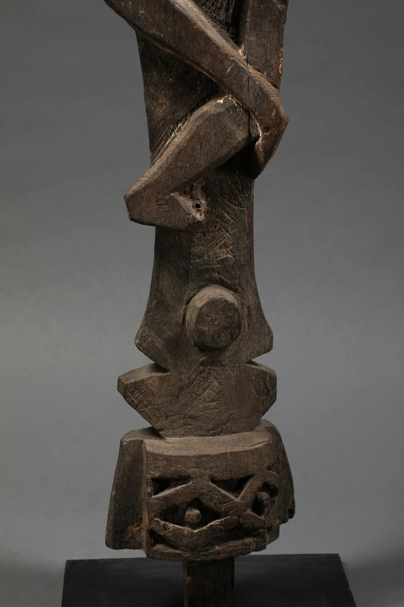 djz1-statue-i.jpg