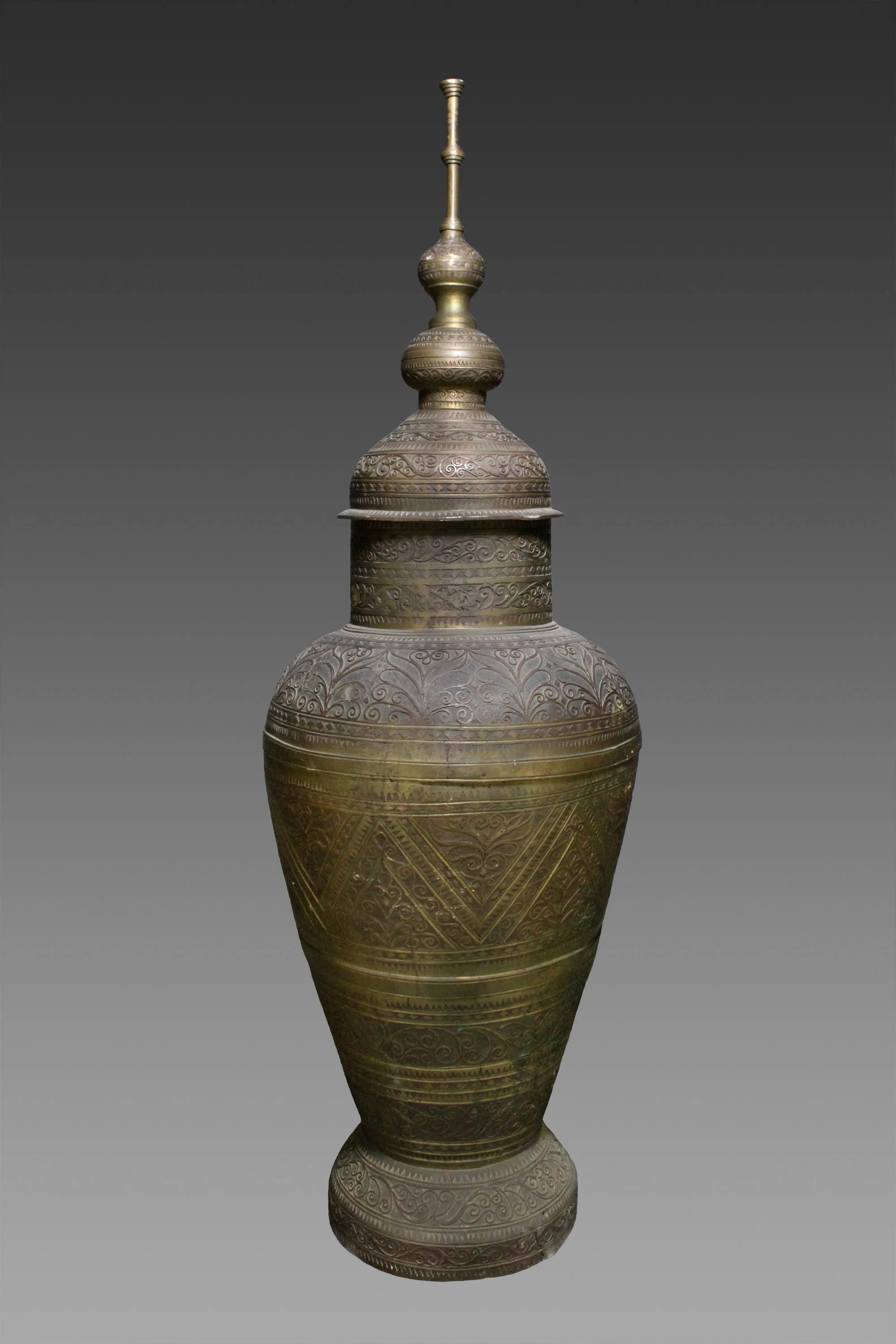 #811: Mindanao -  Ceremonial Urn