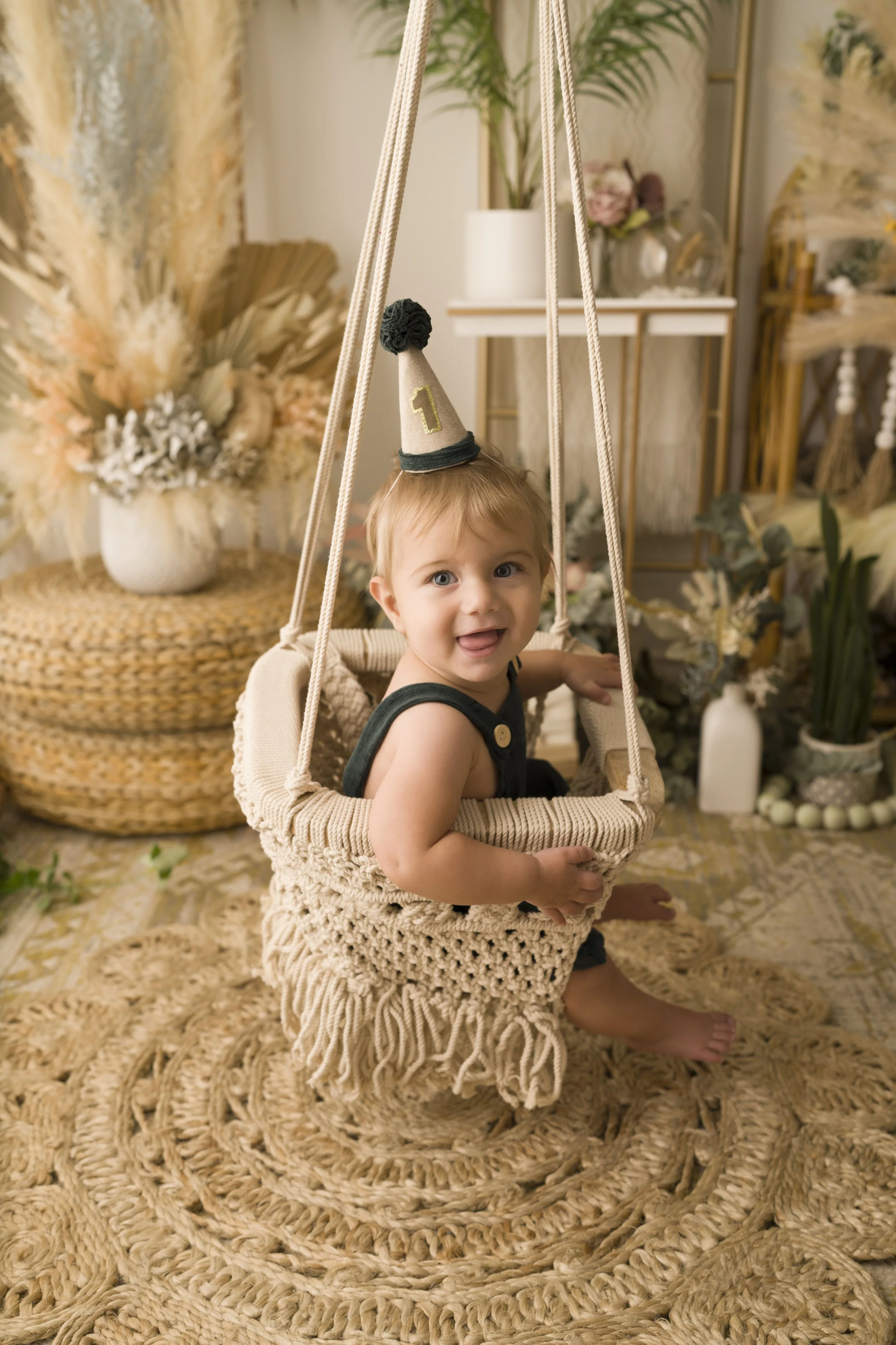 11-first birthday - one year session - cake smash - niagara photographer - photographer near me - heart to heart photos.jpg