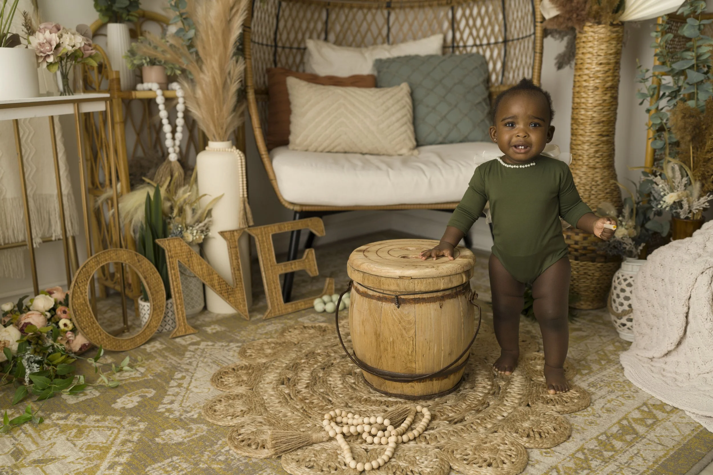 26-first birthday - one year session - cake smash - niagara photographer - photographer near me - heart to heart photos.jpg