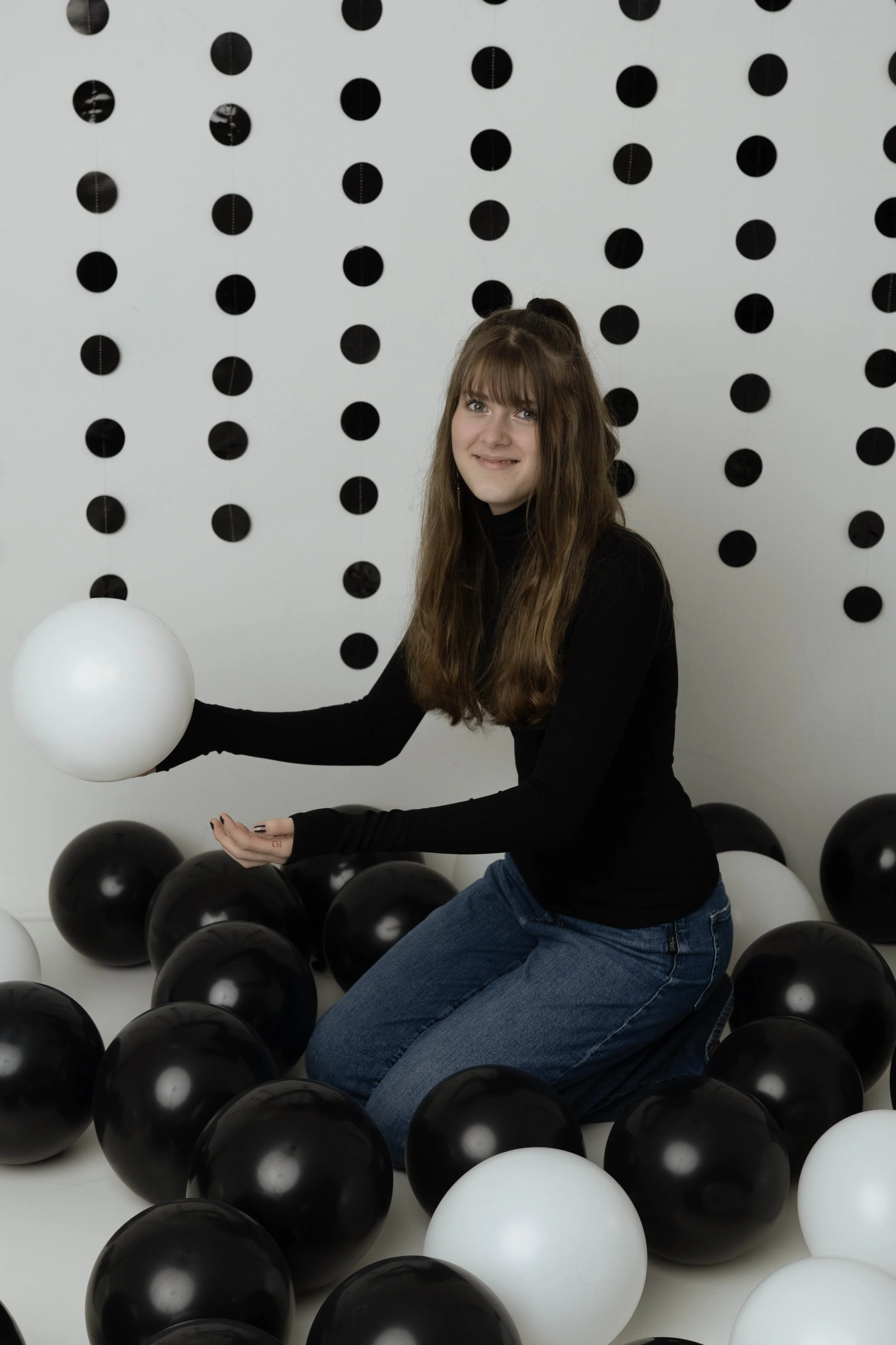 Celebrate your teen’s milestone with a custom birthday photoshoot in Niagara. I specialize in collaborative sessions where teens share their unique vision to create authentic, stylish portraits. Whether it’s a sweet 16 or a trendy themed shoot, let’s