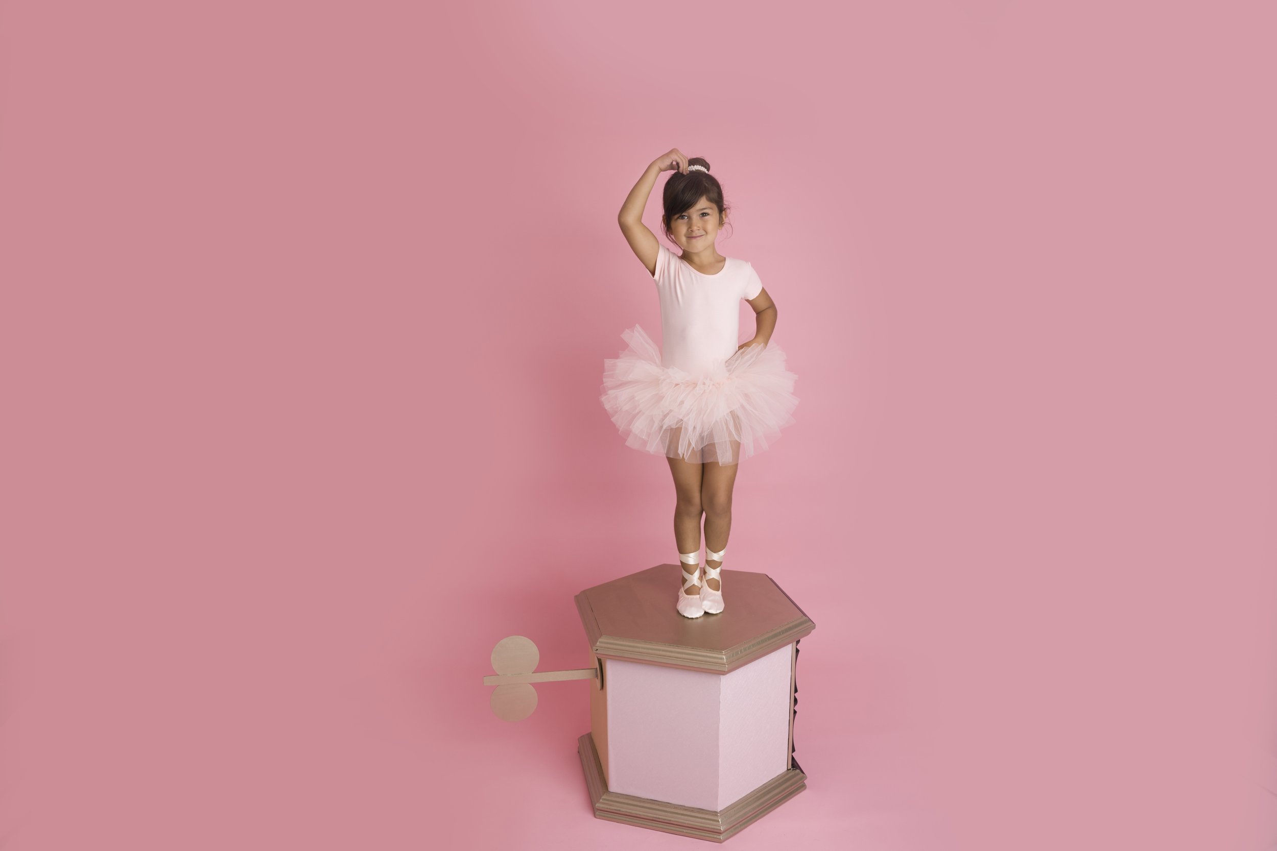 slider 2023 6 - music box - ballerina - children's photography - heart to heart photos -  photographer near me.jpg